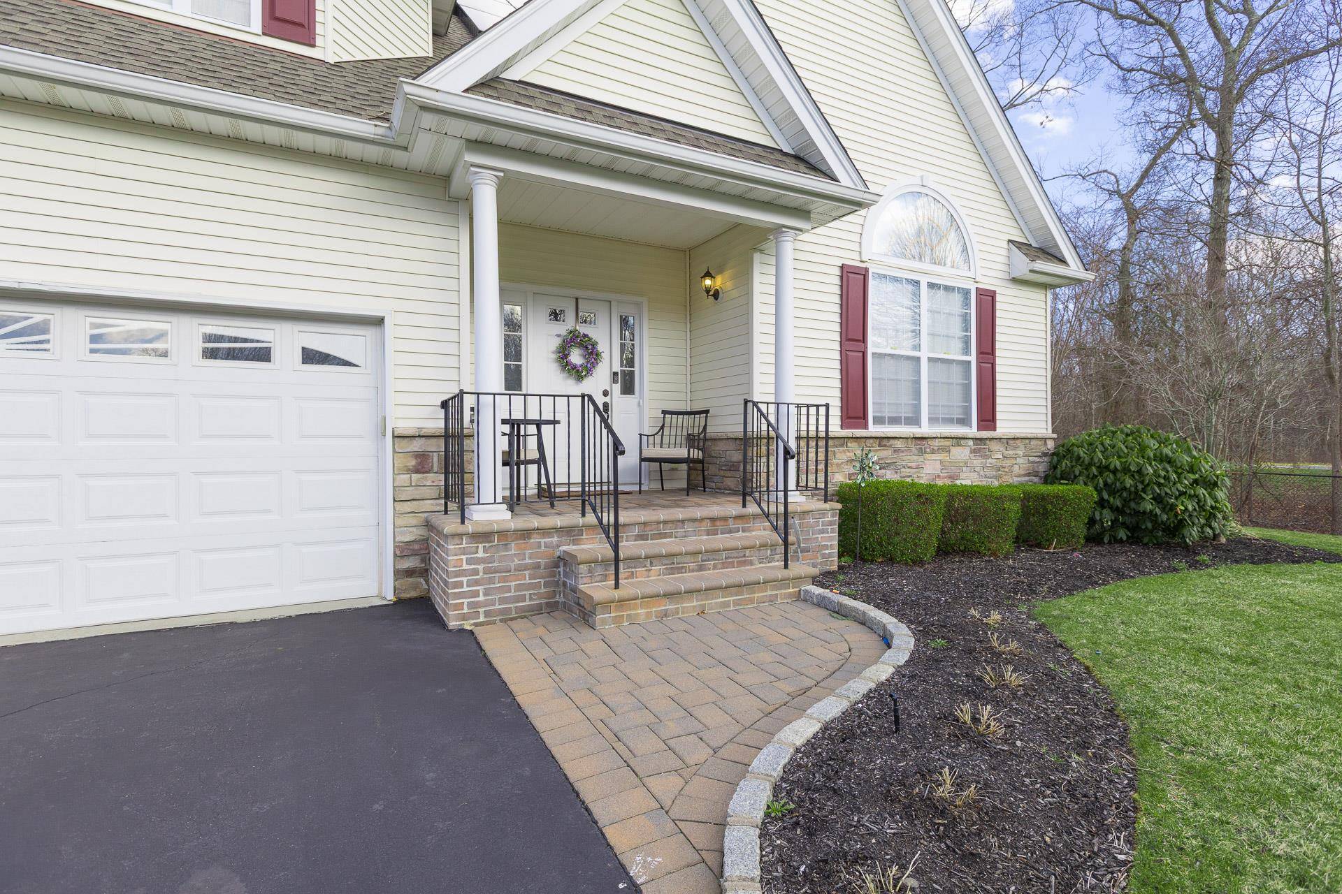 Wading River, NY 11792,2 Joshua CT