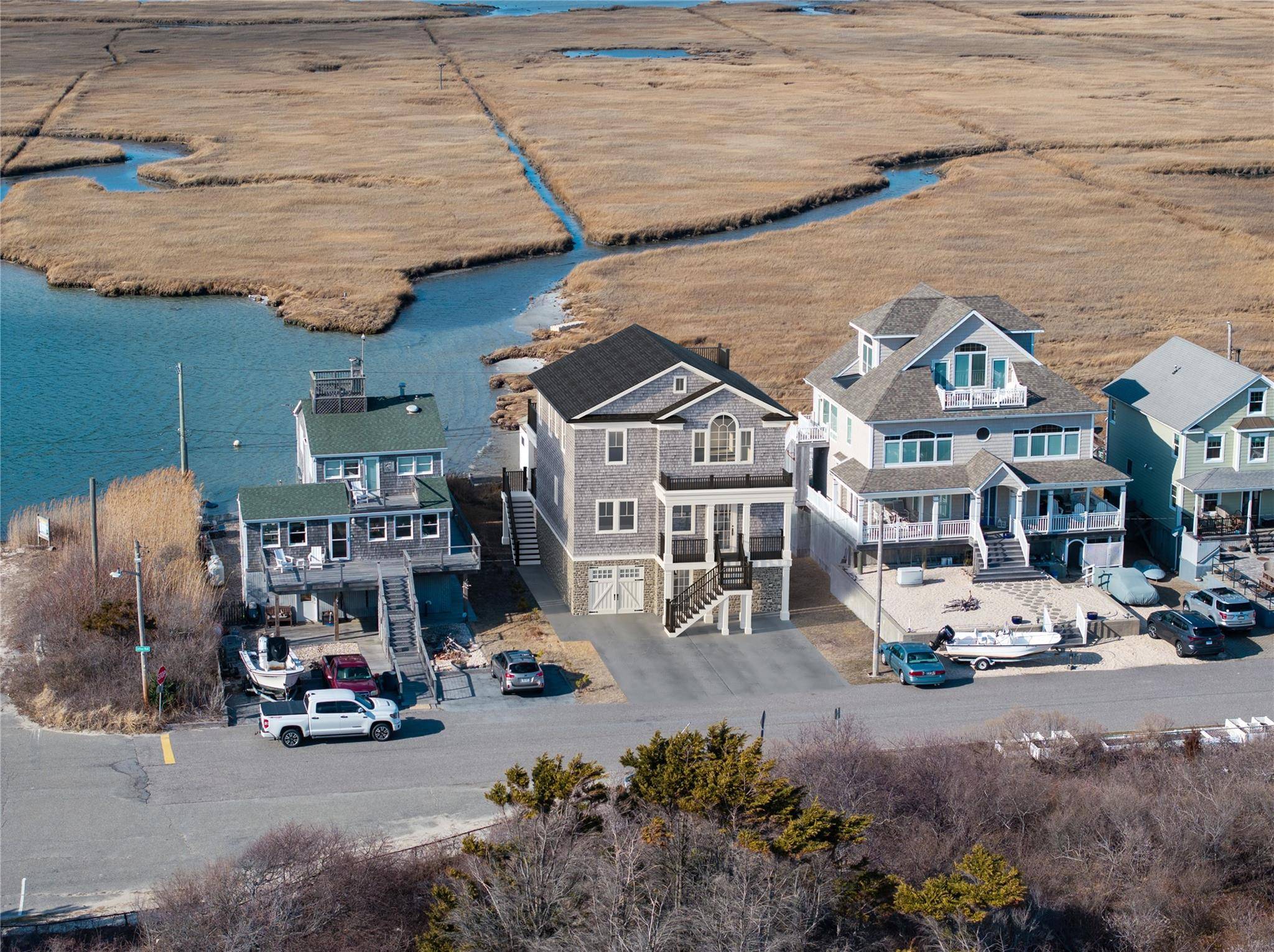 Gilgo Beach, NY 11702,2 Cottage WALK