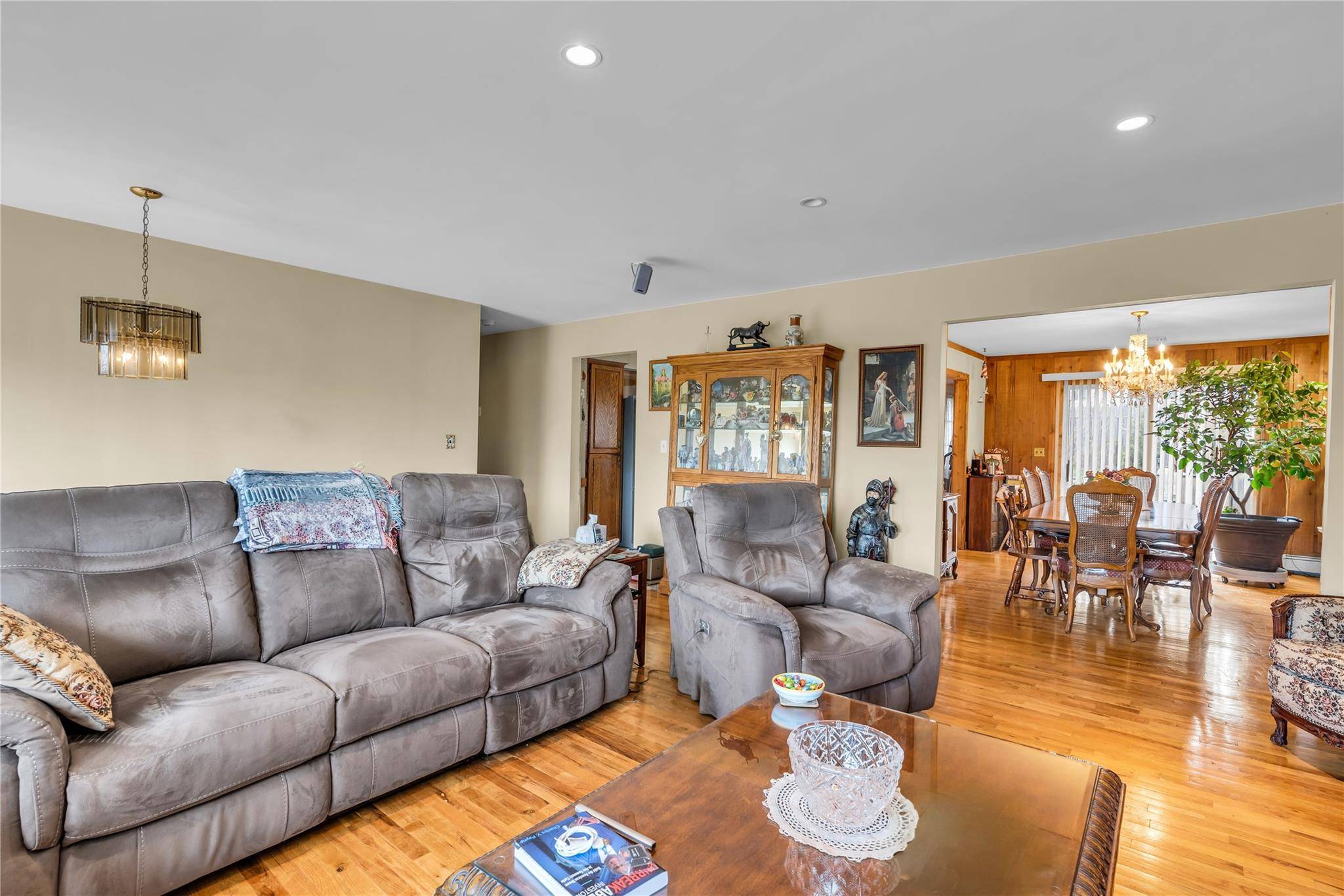 Bronxville, NY 10708,1593 Midland AVE