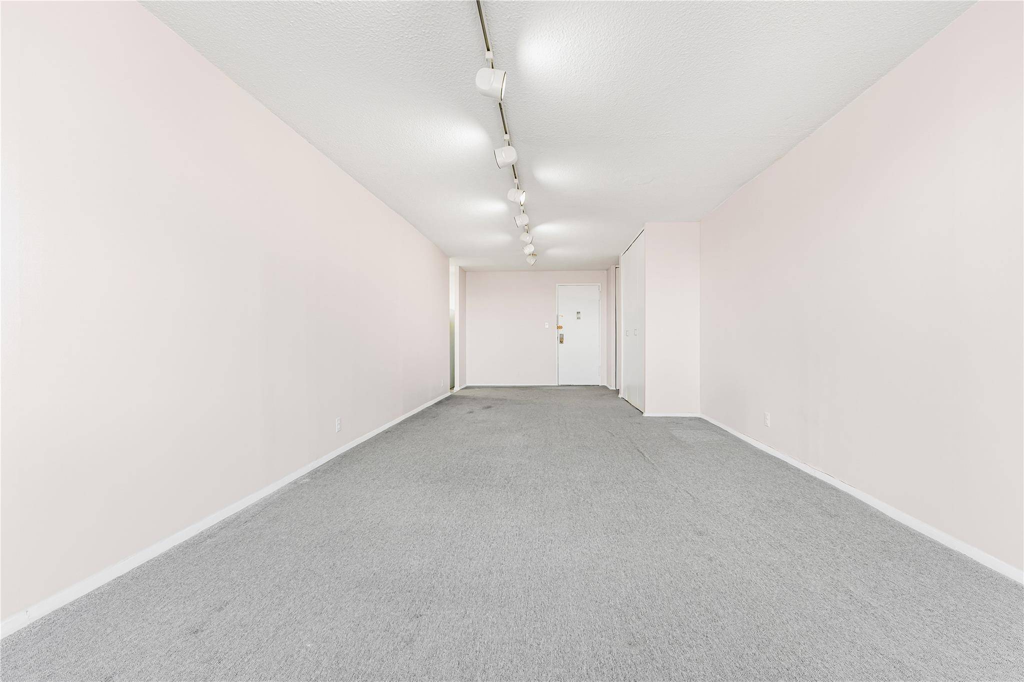 Forest Hills, NY 11375,118-17 Union TPKE #5C