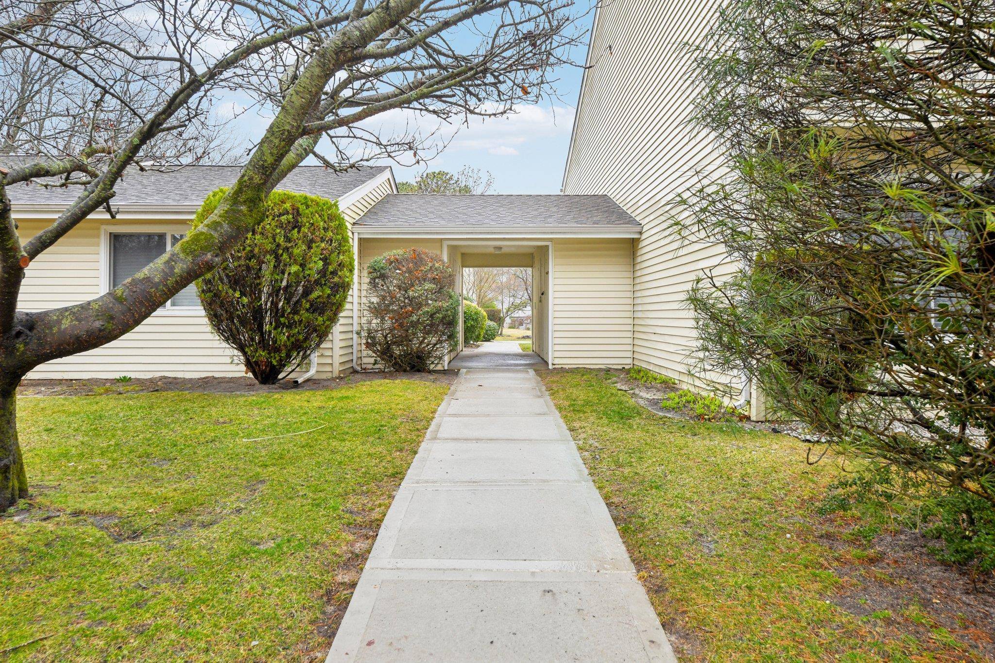 Holbrook, NY 11741,206 Springmeadow DR #A