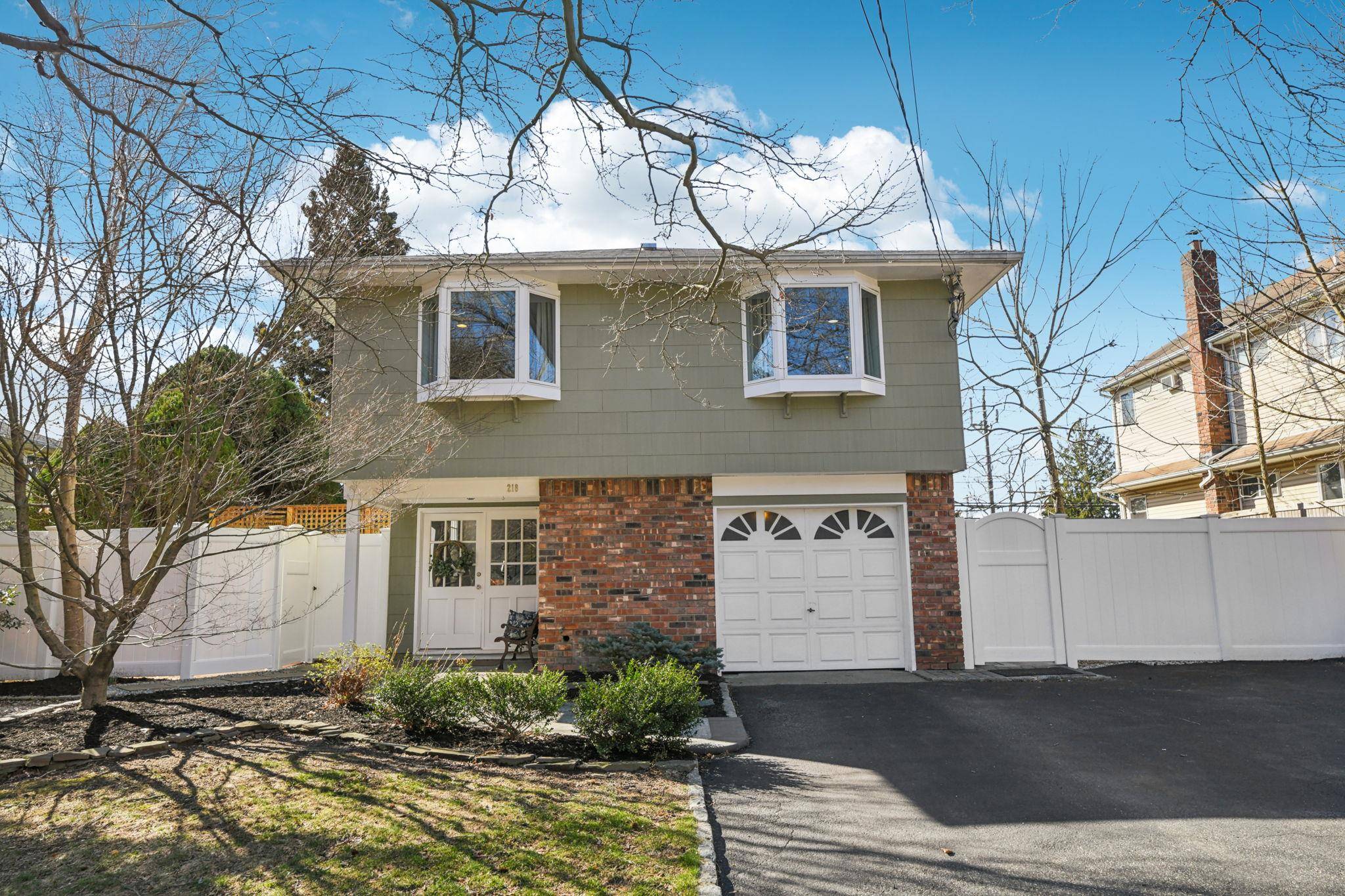 East Northport, NY 11731,218 Bellerose AVE