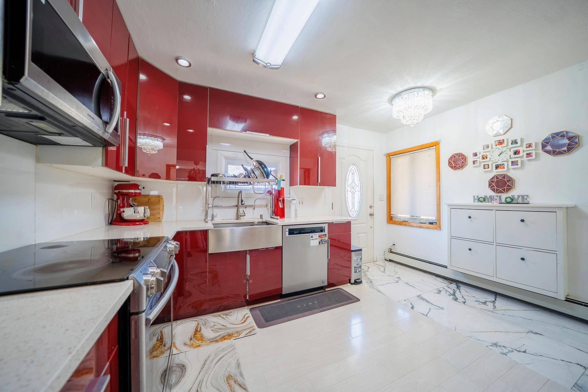 Hicksville, NY 11801,29 Alpine LN