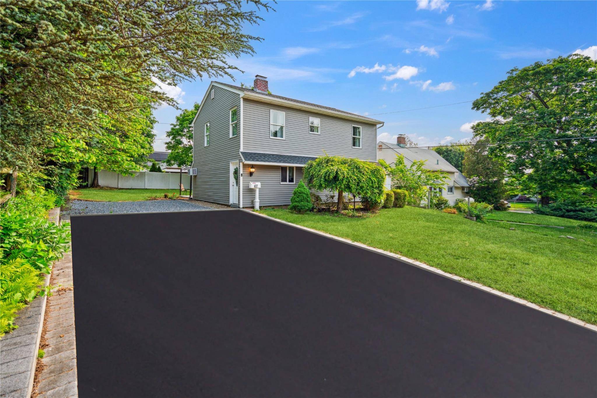Levittown, NY 11756,67 Market LN