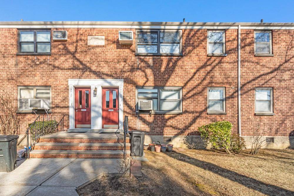Whitestone, NY 11357,199-29 19th AVE #2-153