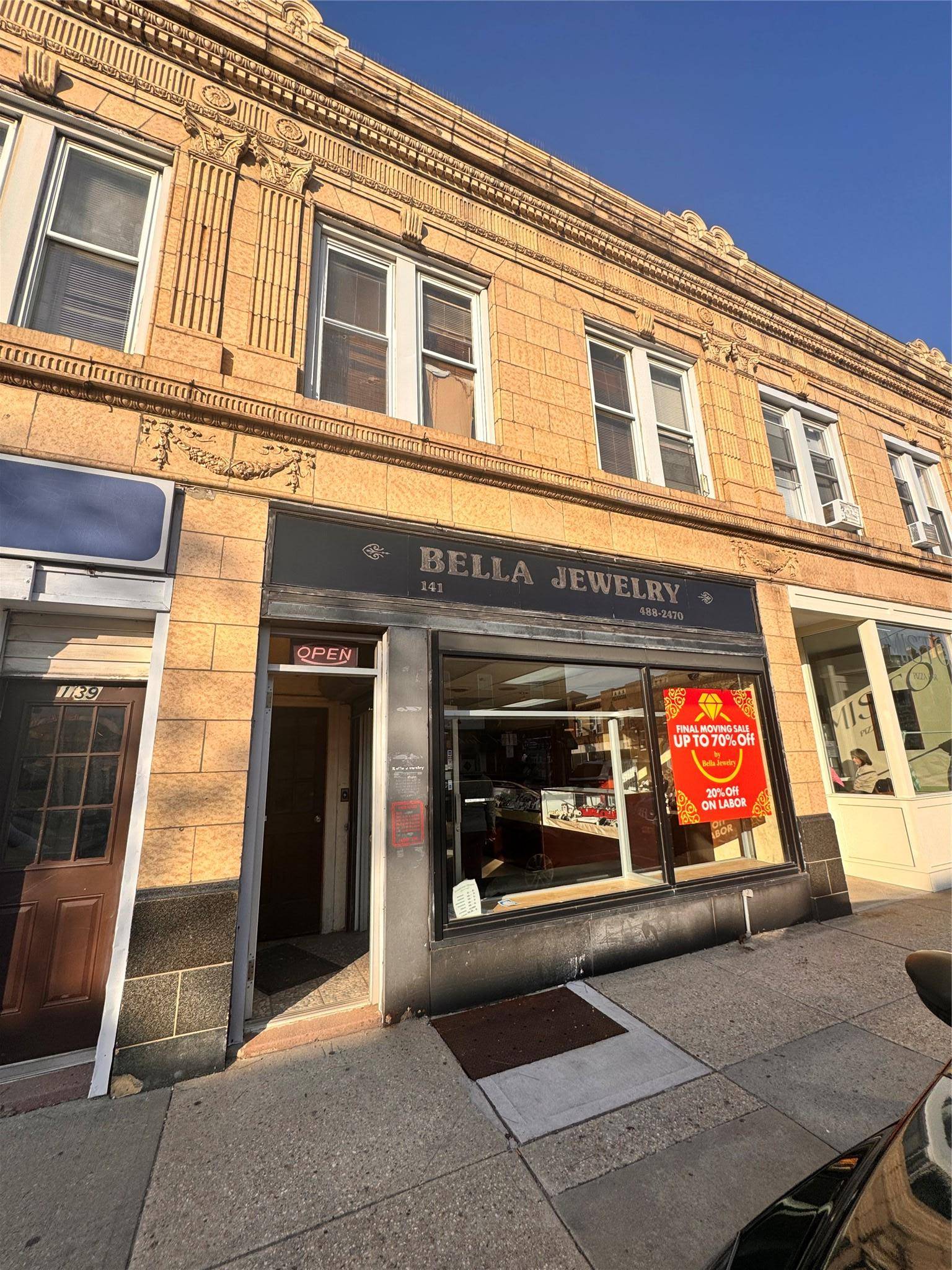 Floral Park, NY 11001,141 Tulip AVE