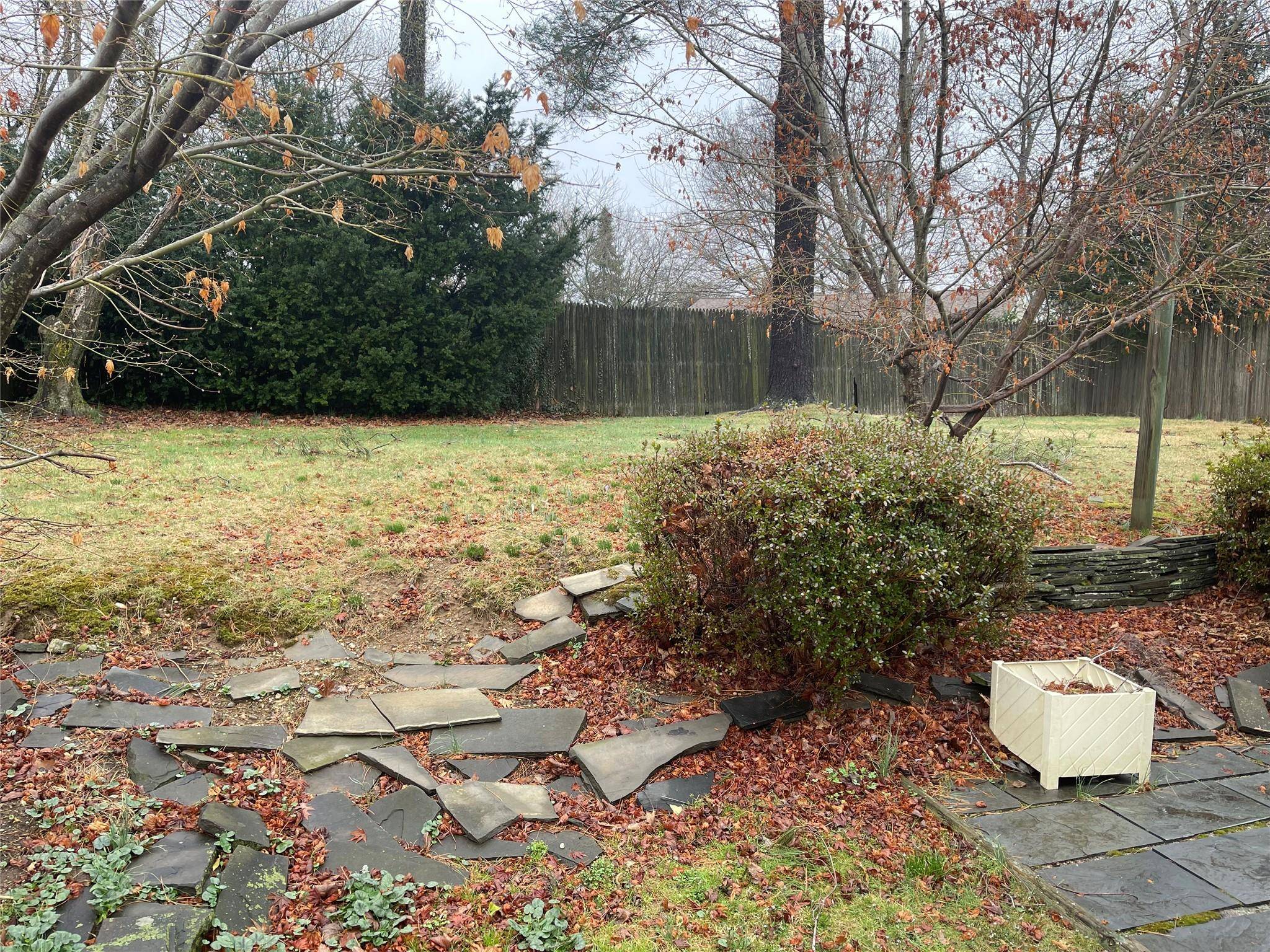 Huntington, NY 11743,12 Woodruff CT
