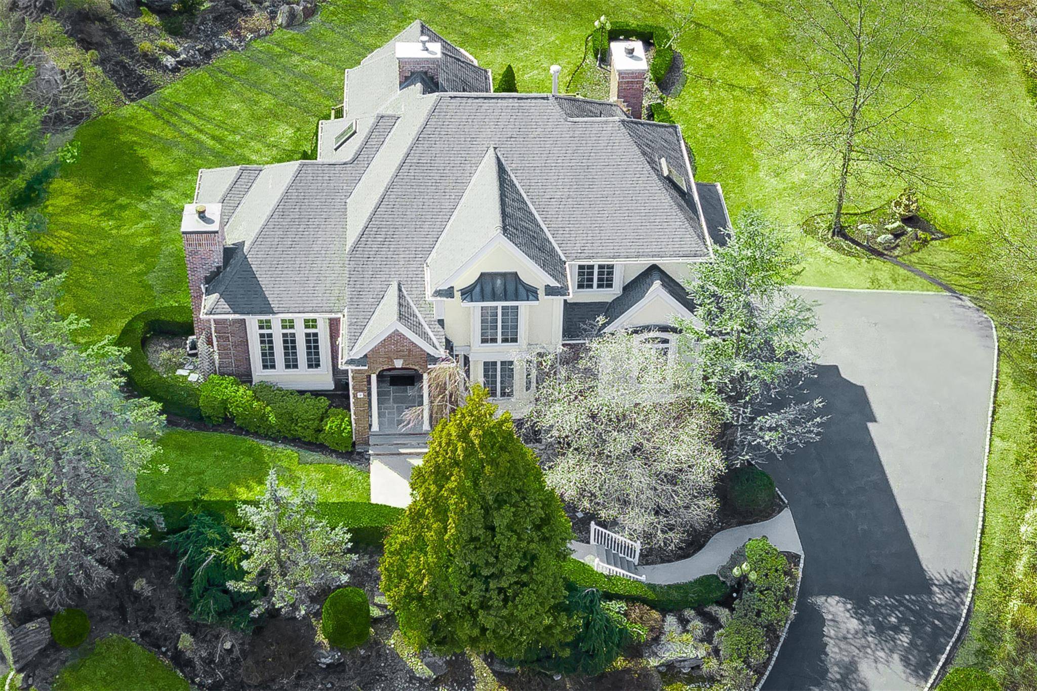 Tomkins Cove, NY 10986,21 Katavolos DR