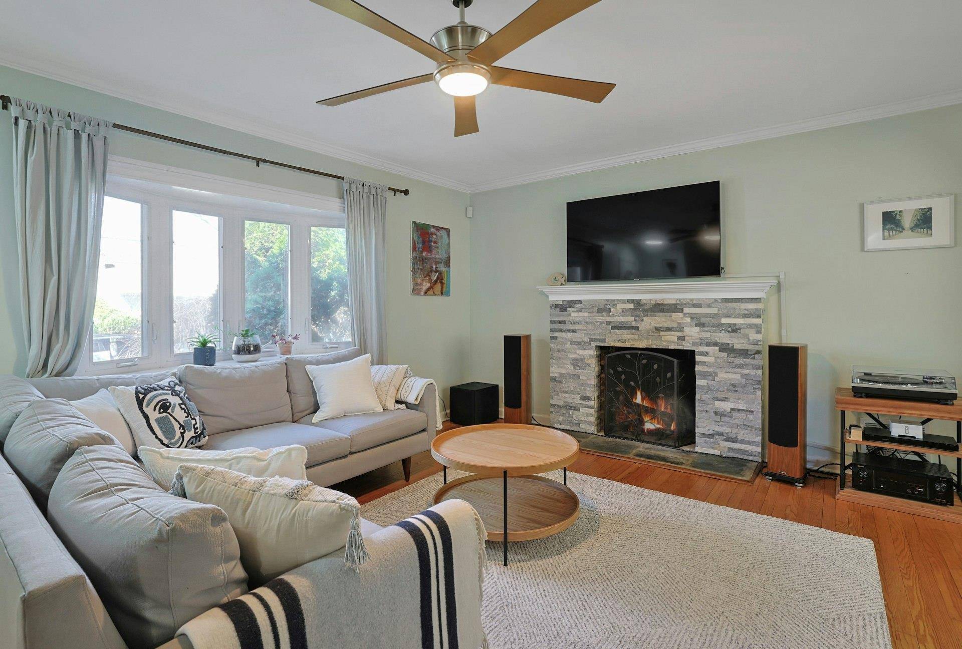 Pelham, NY 10803,18 Manning CIR