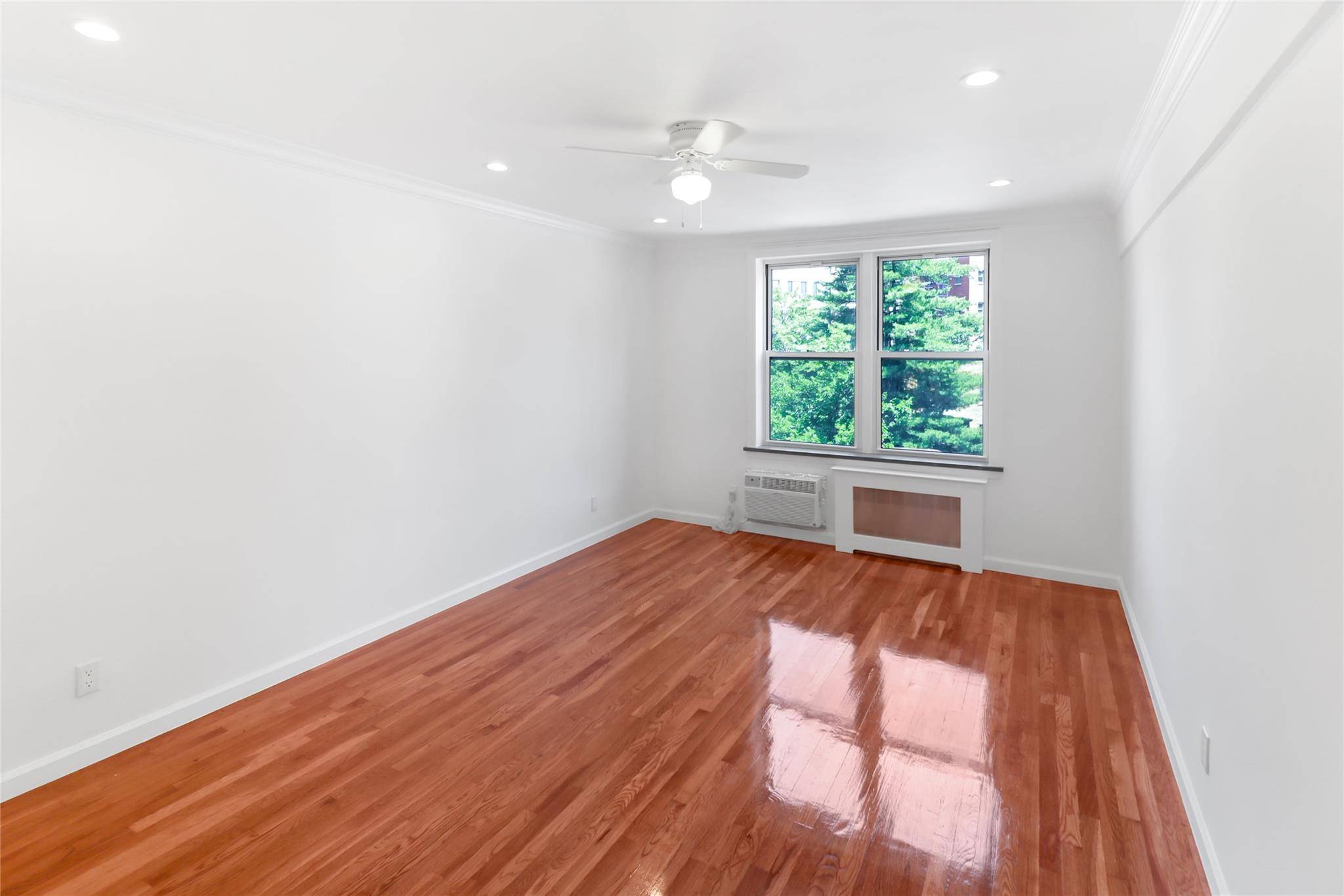 Flushing, NY 11355,41-25 Kissena BLVD #2KK