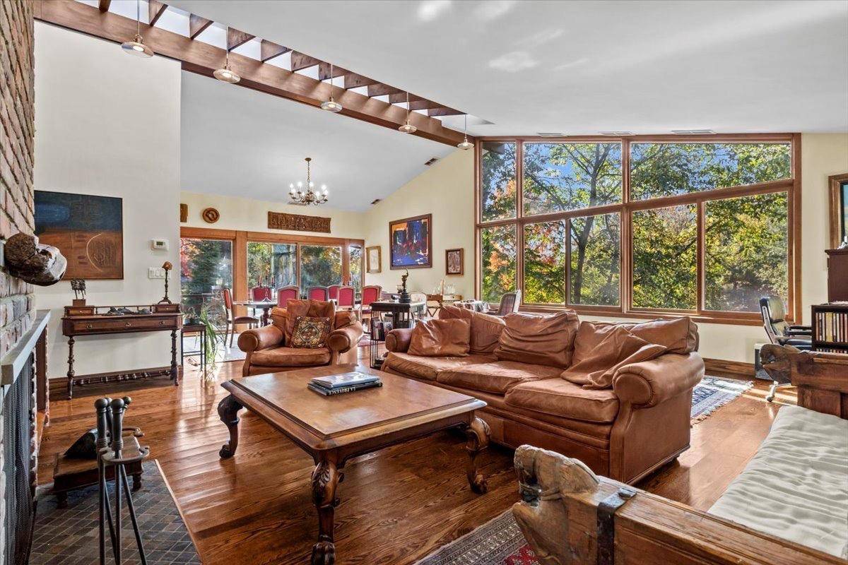 Bronx, NY 10471,714 Ladd RD