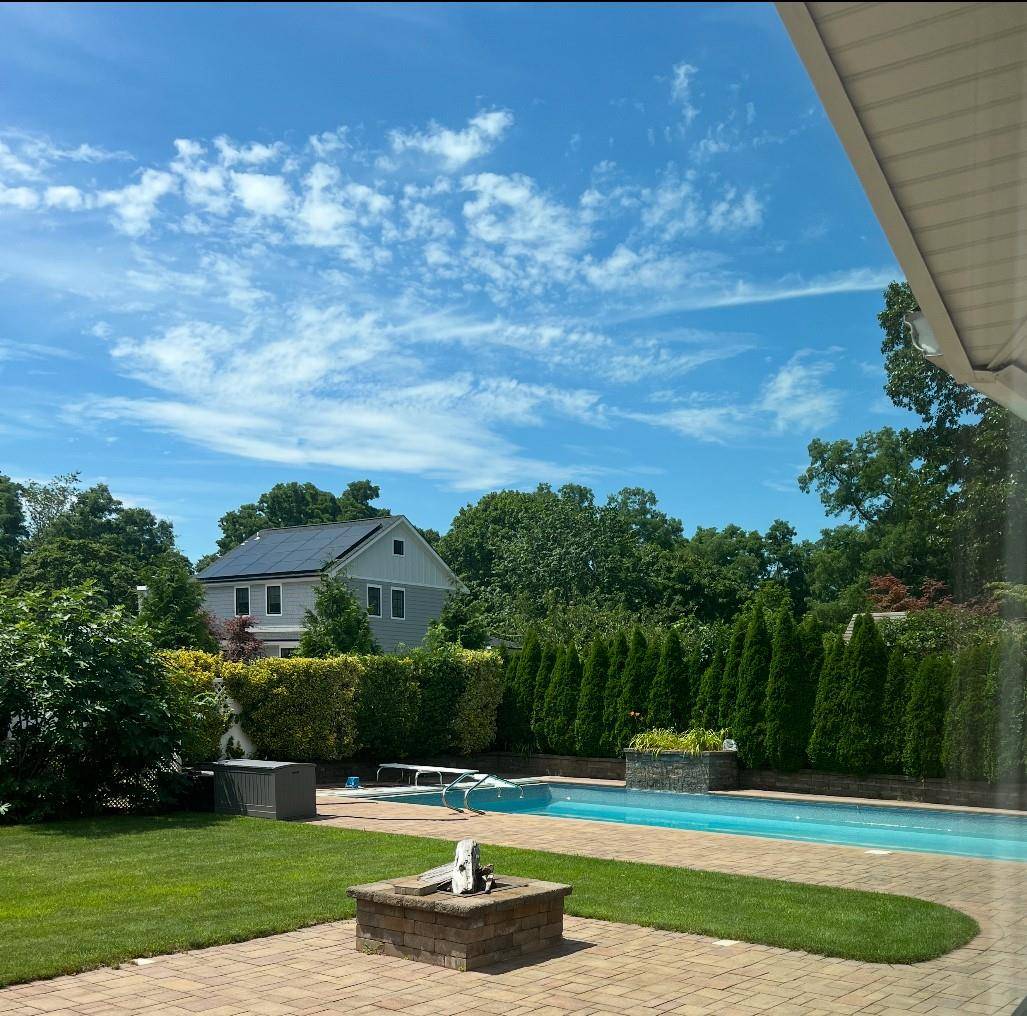Greenport, NY 11944,795 Westwood LN