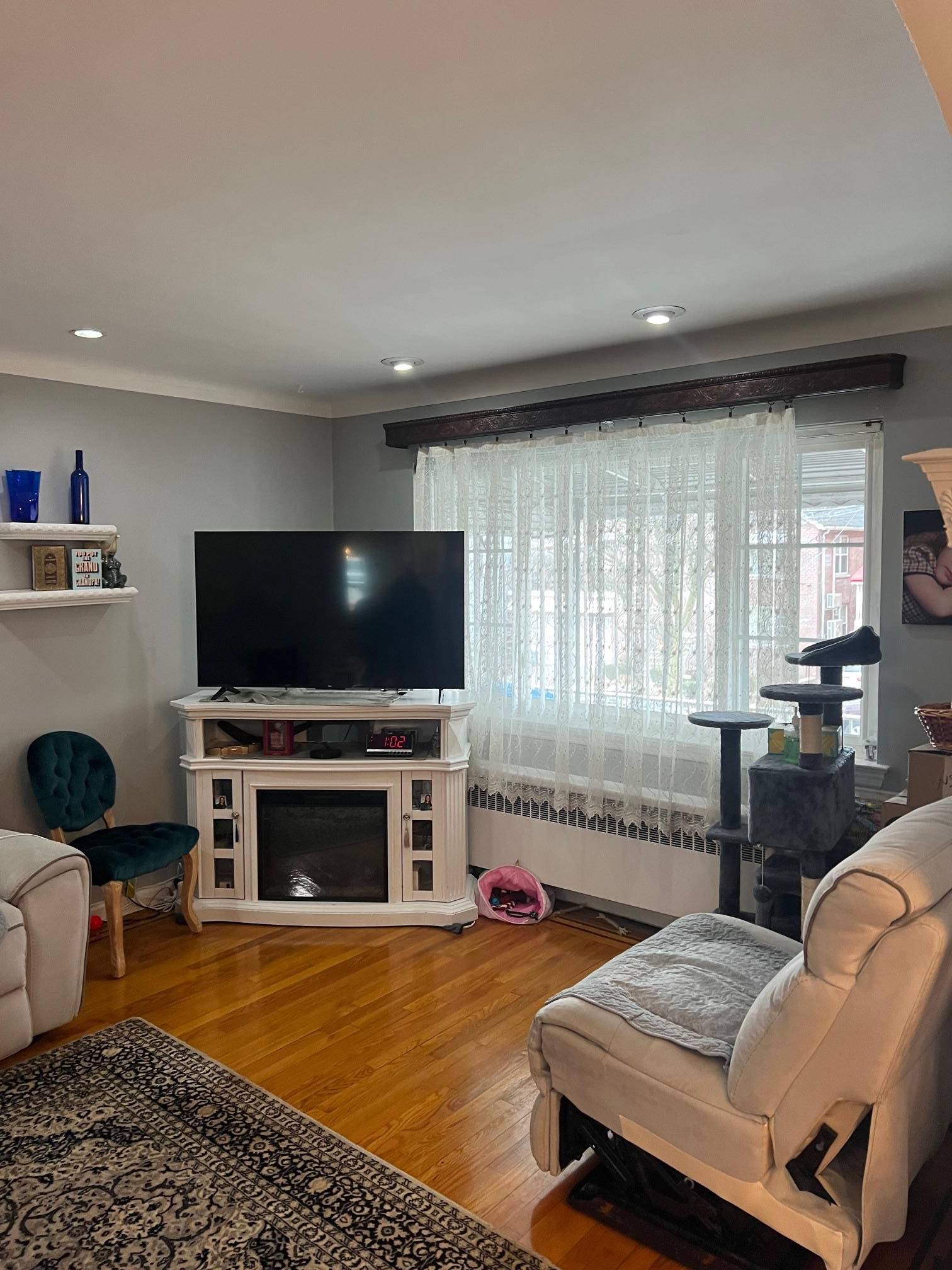 Bronx, NY 10469,2438 Throop AVE