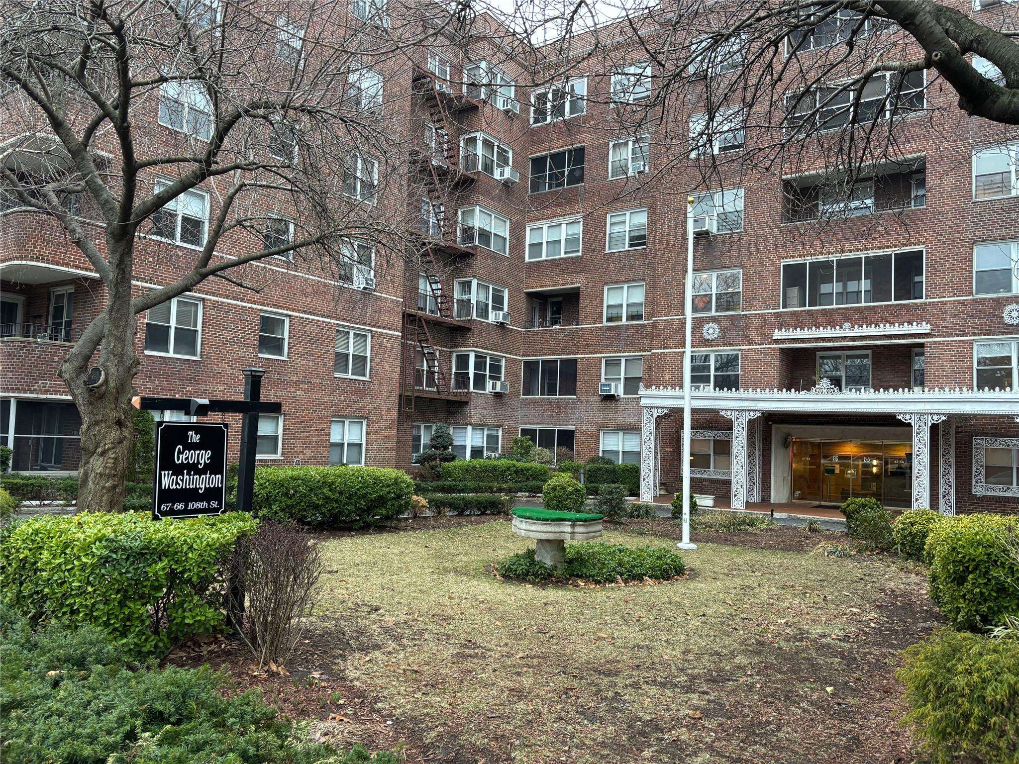Forest Hills, NY 11375,67-66 108 ST #B64