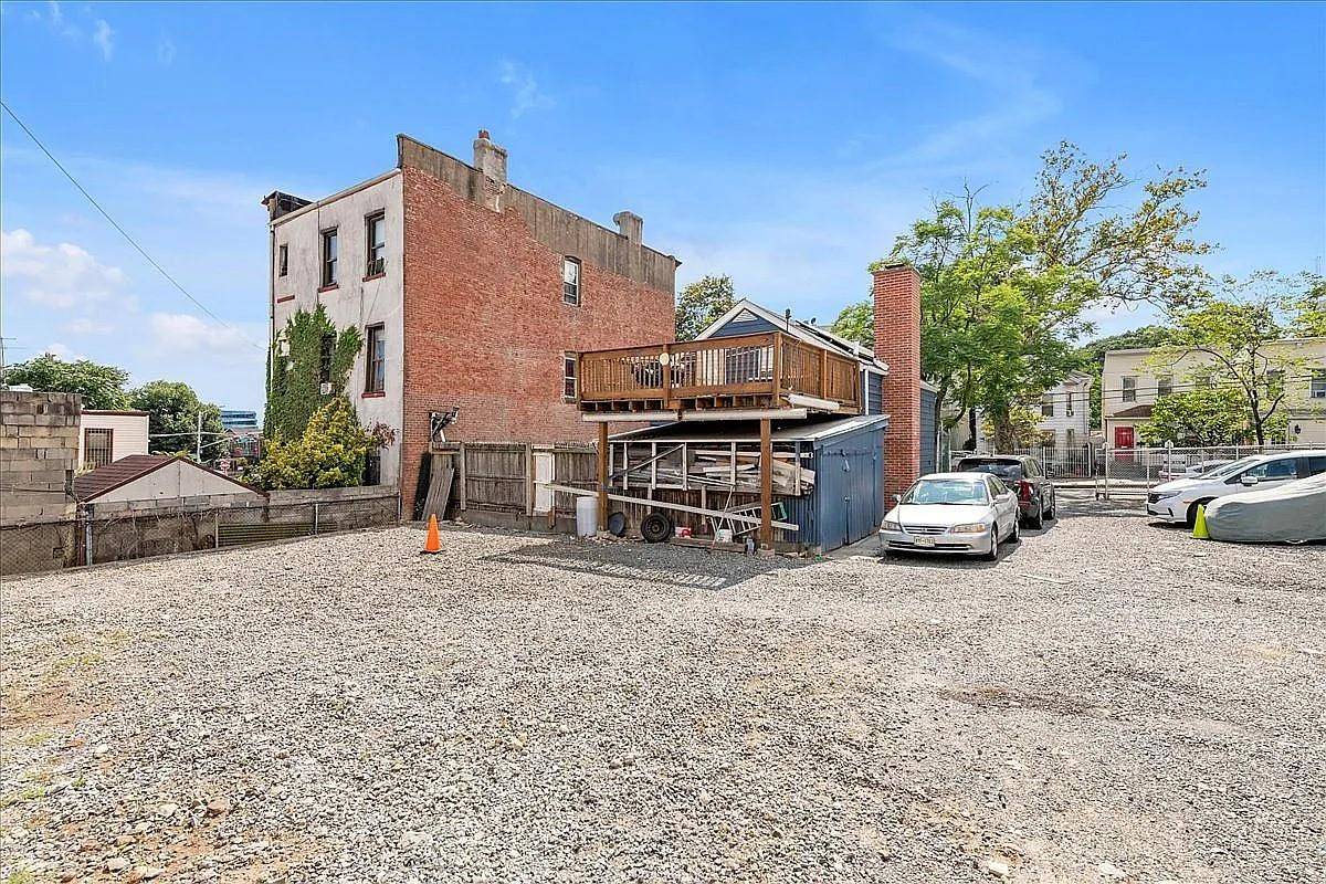 Brooklyn, NY 11207,27 Vermont ST