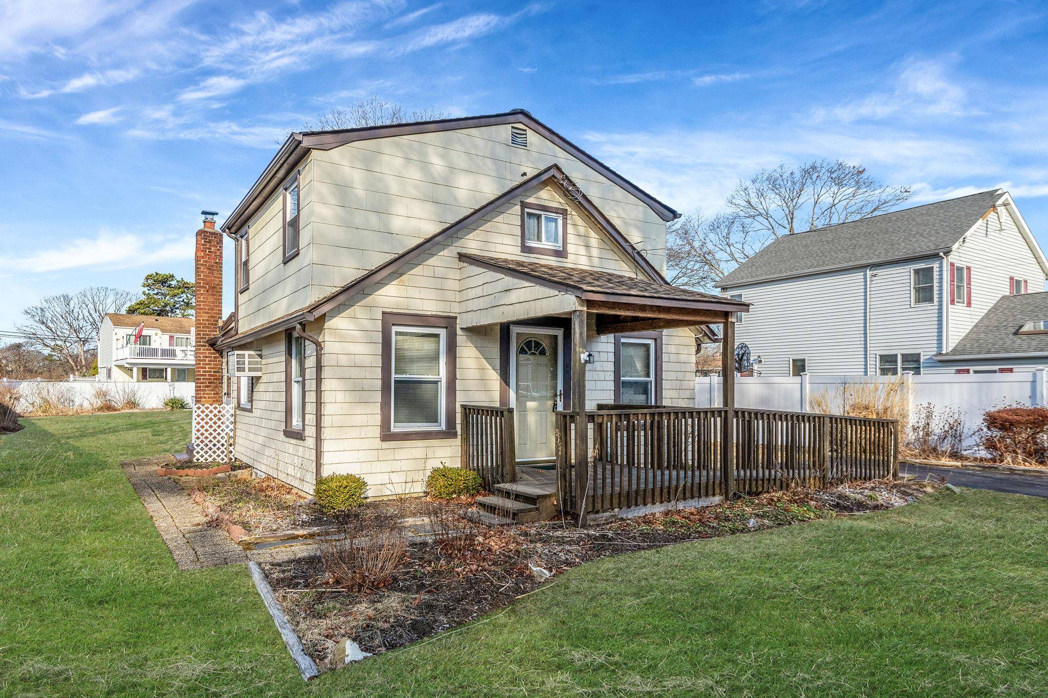 Sayville, NY 11782,652 Durham RD