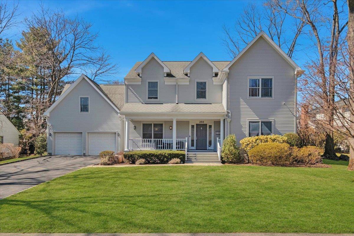 Scarsdale, NY 10583,250 Ferndale RD