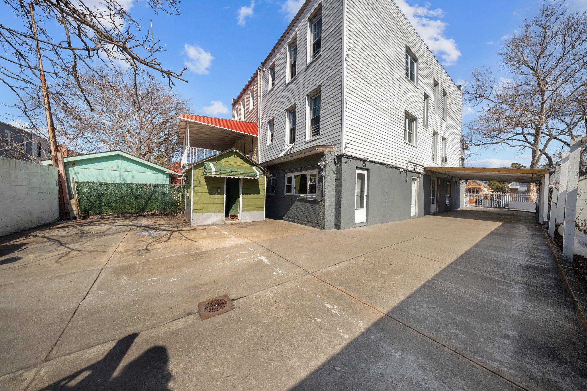 Bronx, NY 10473,535 Saint Lawrence AVE
