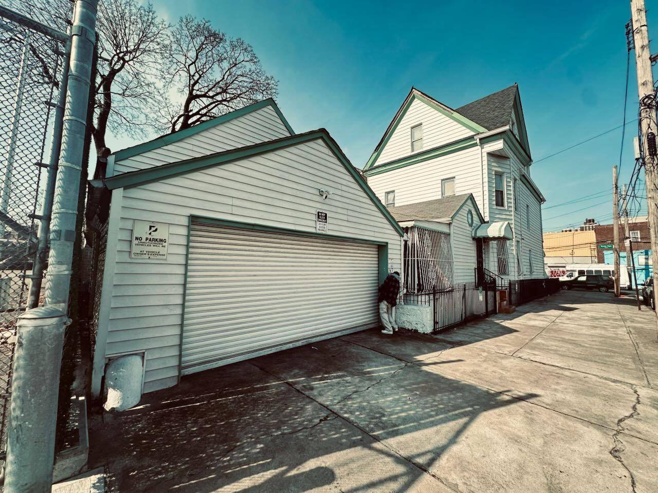 Bronx, NY 10460,376 Bronx Park AVE