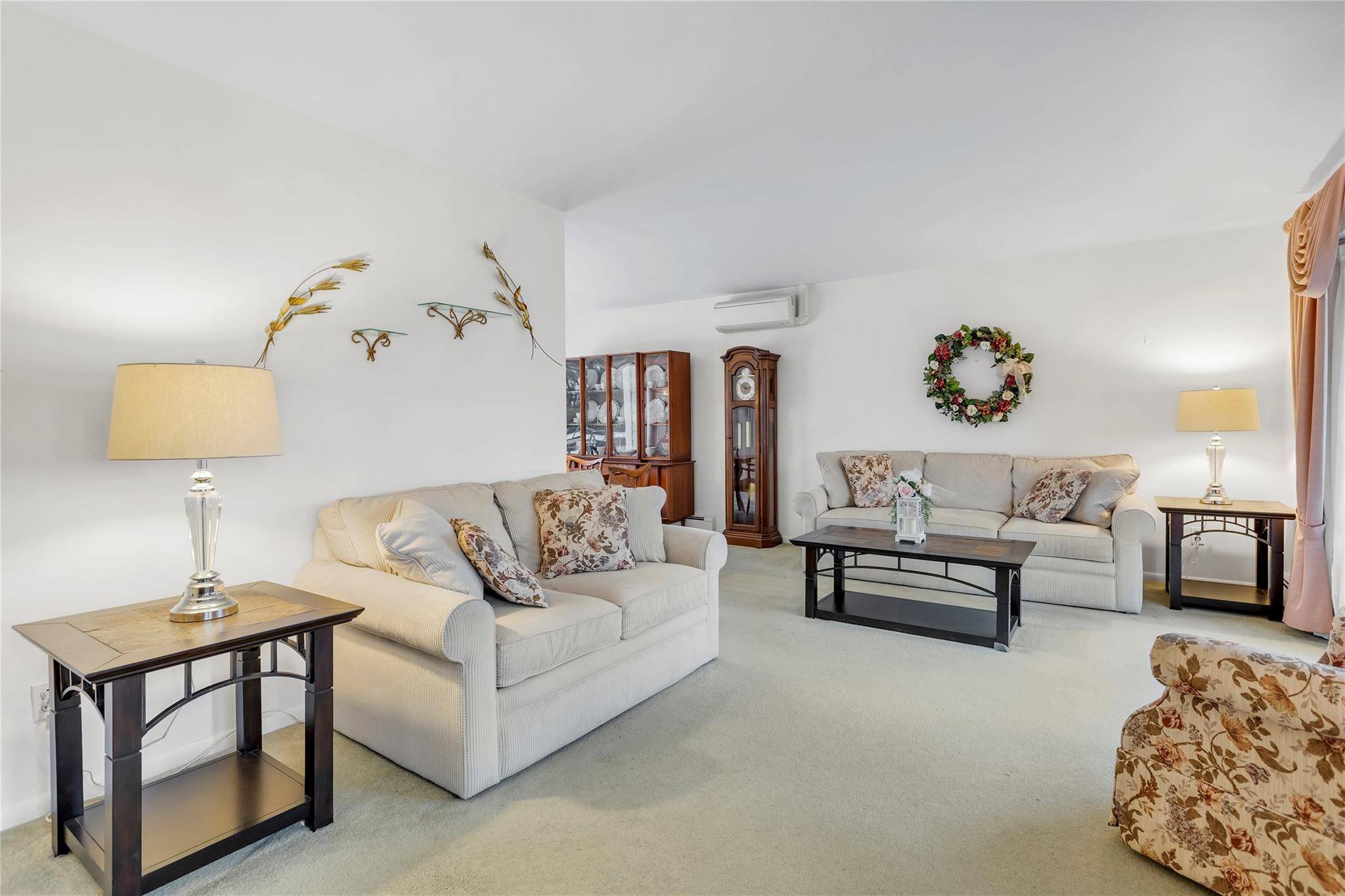 East Northport, NY 11731,406 Lynn AVE