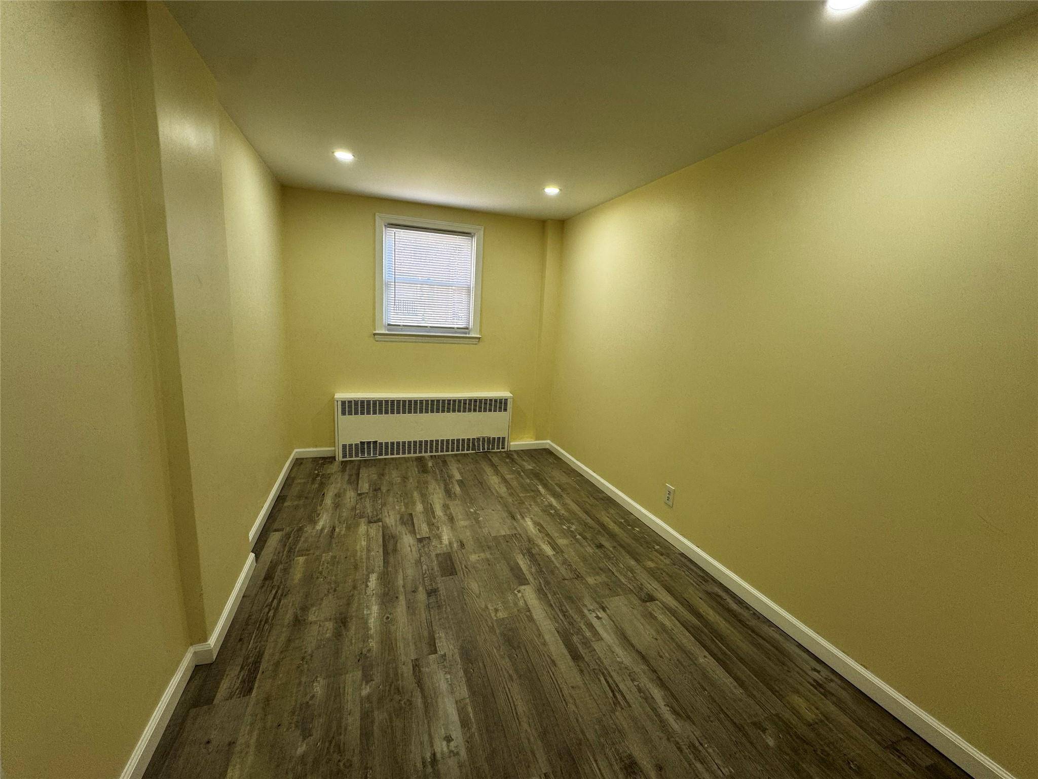 Bronx, NY 10461,1934 Yates AVE