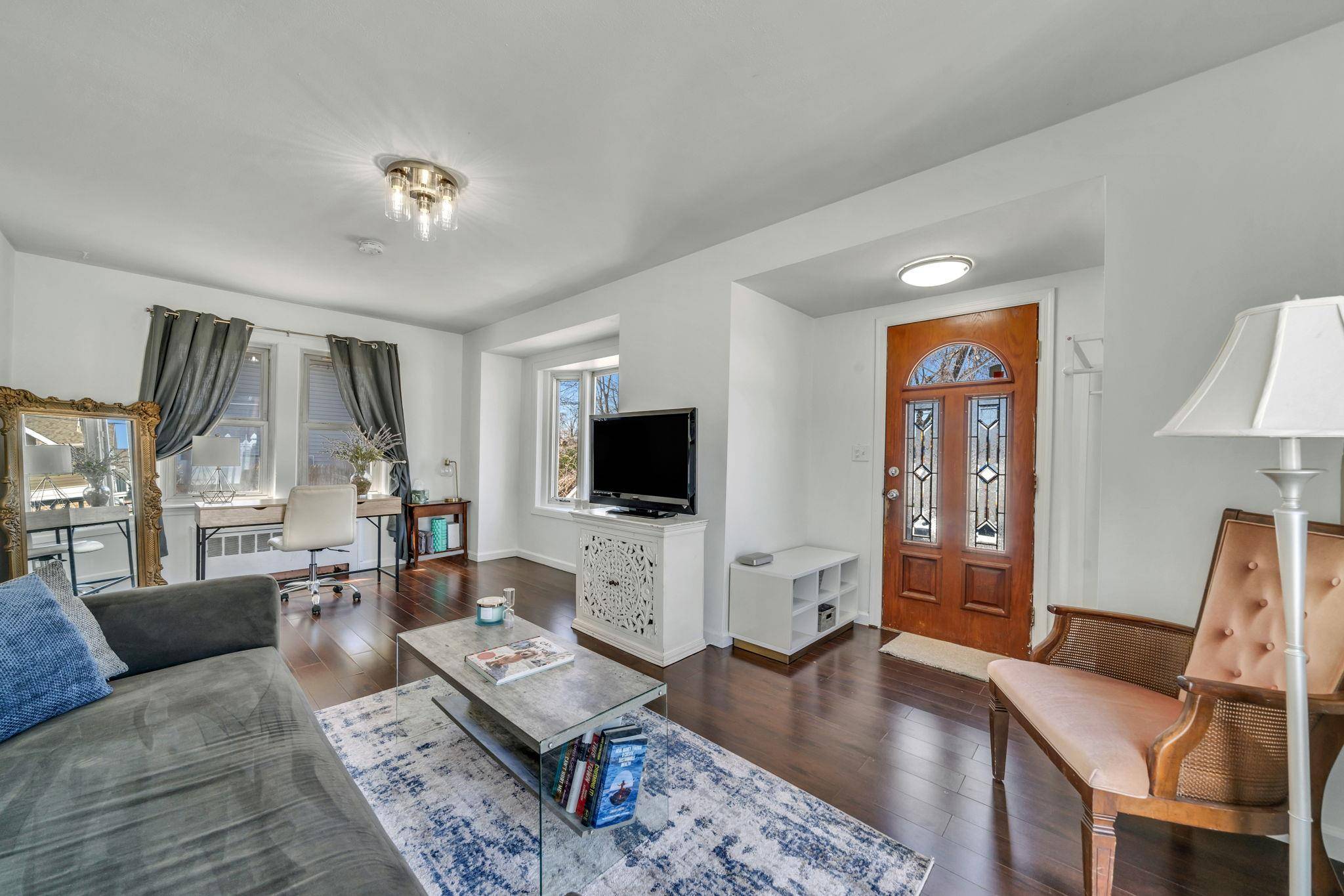 Farmingdale, NY 11735,6 Dean ST