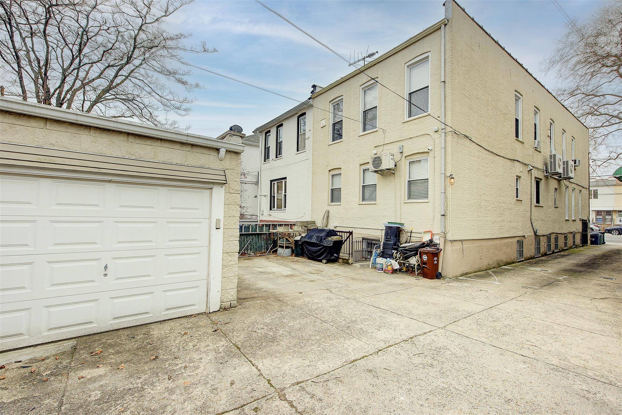 Brooklyn, NY 11233,1945 W 6th ST