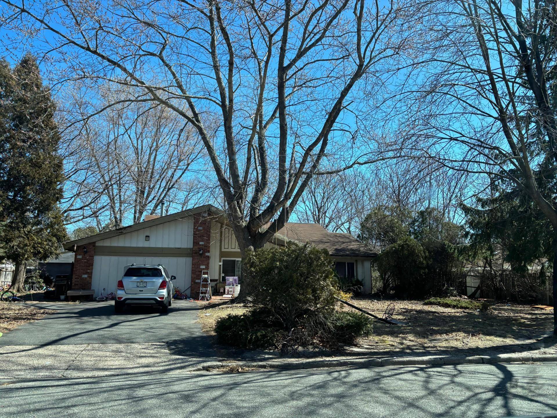 Coram, NY 11727,52 Andover DR