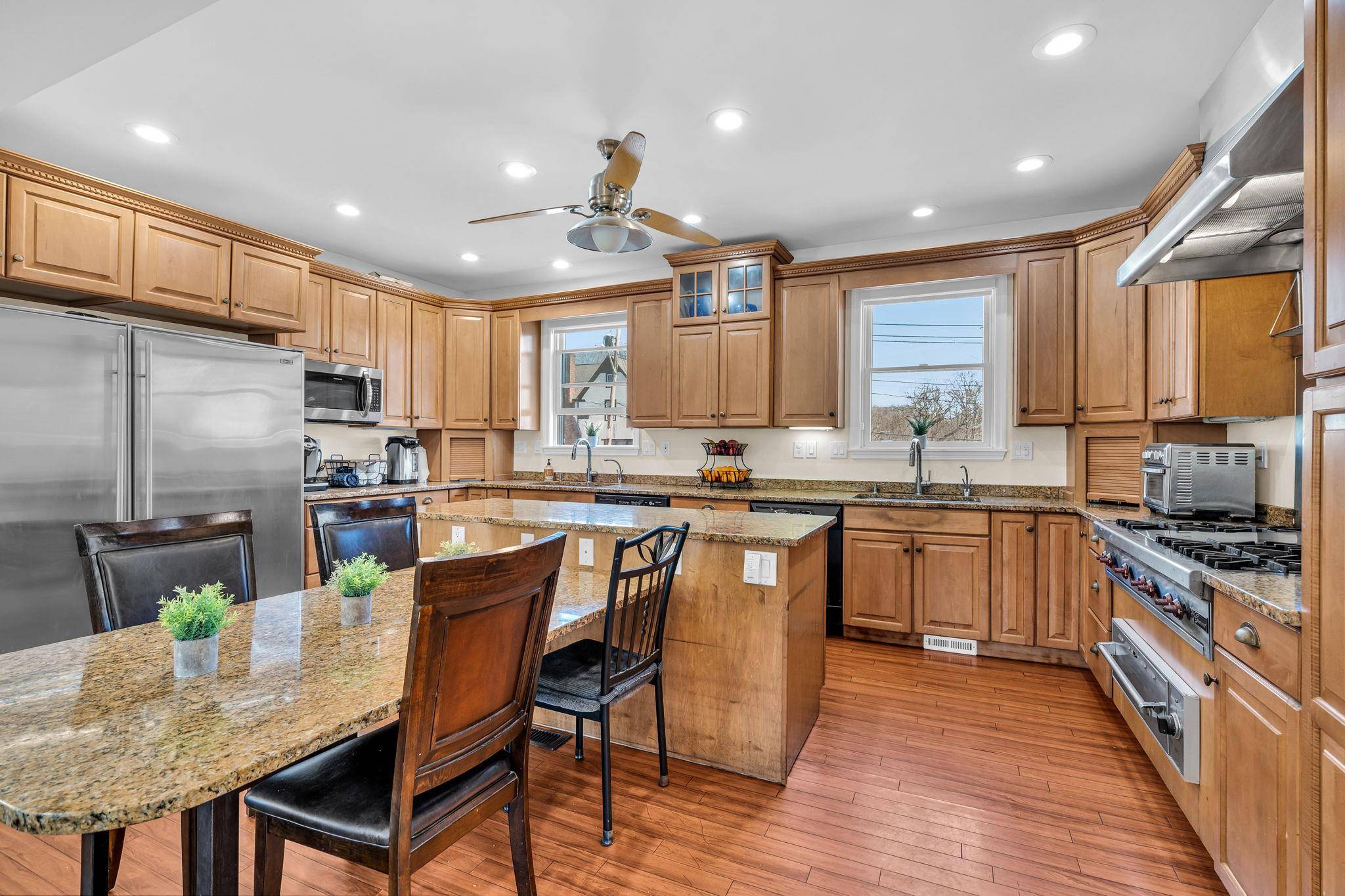 White Plains, NY 10605,27 Overlook RD