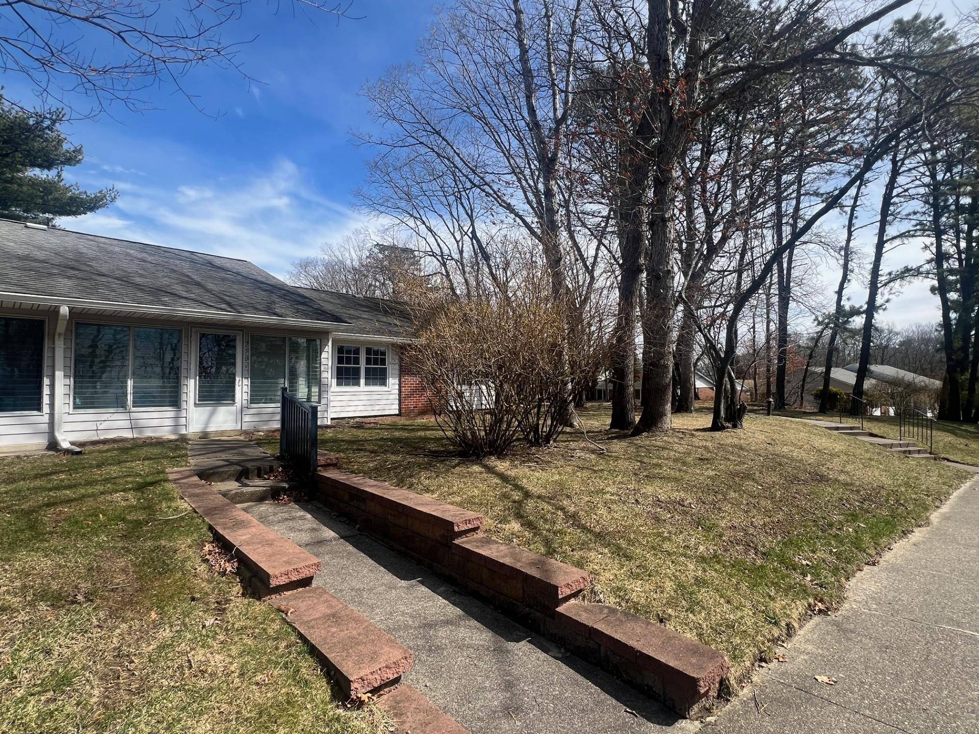 Ridge, NY 11961,25D Trent CT #D