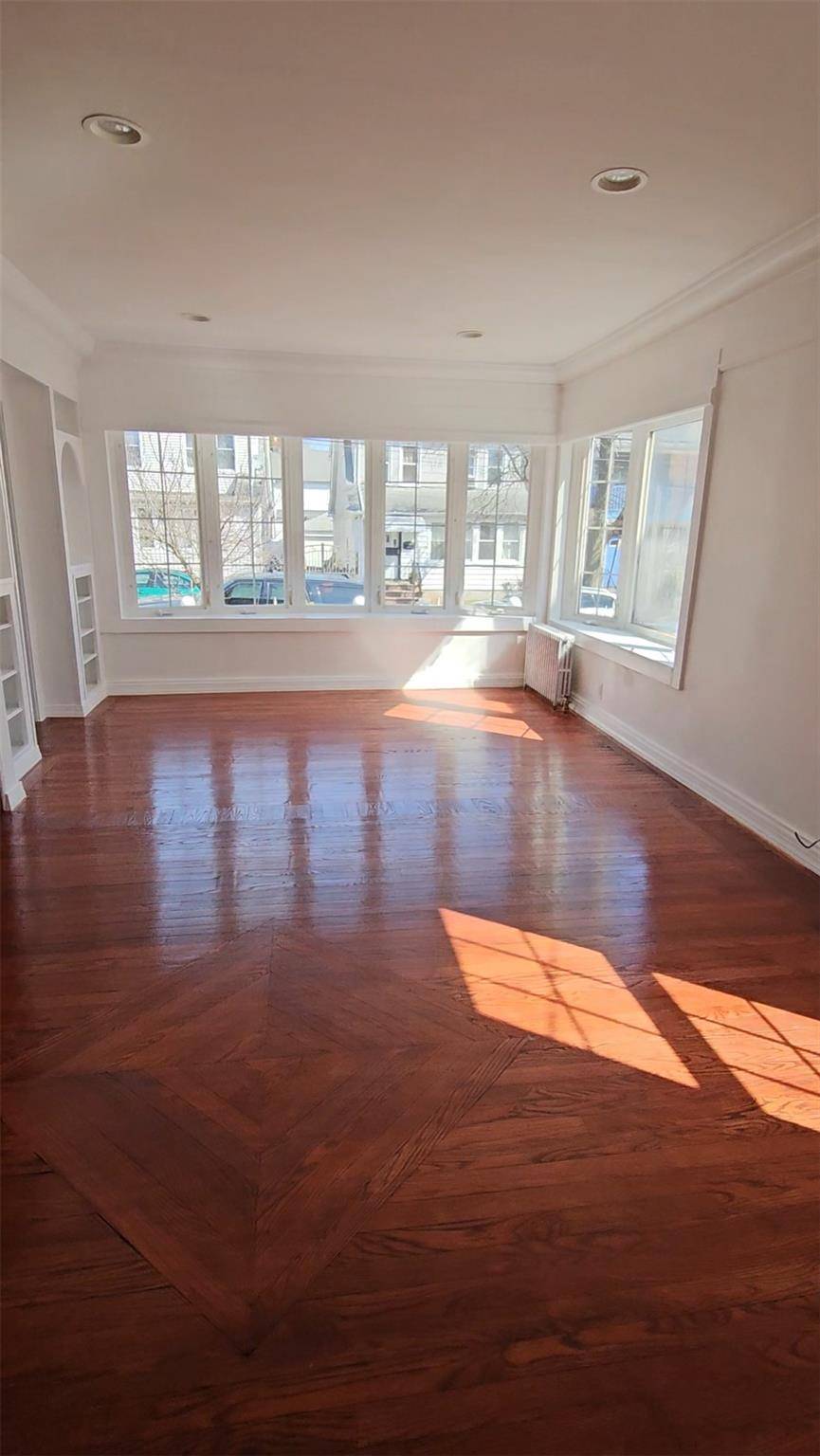 Jamaica Hills, NY 11432,8478 160th ST