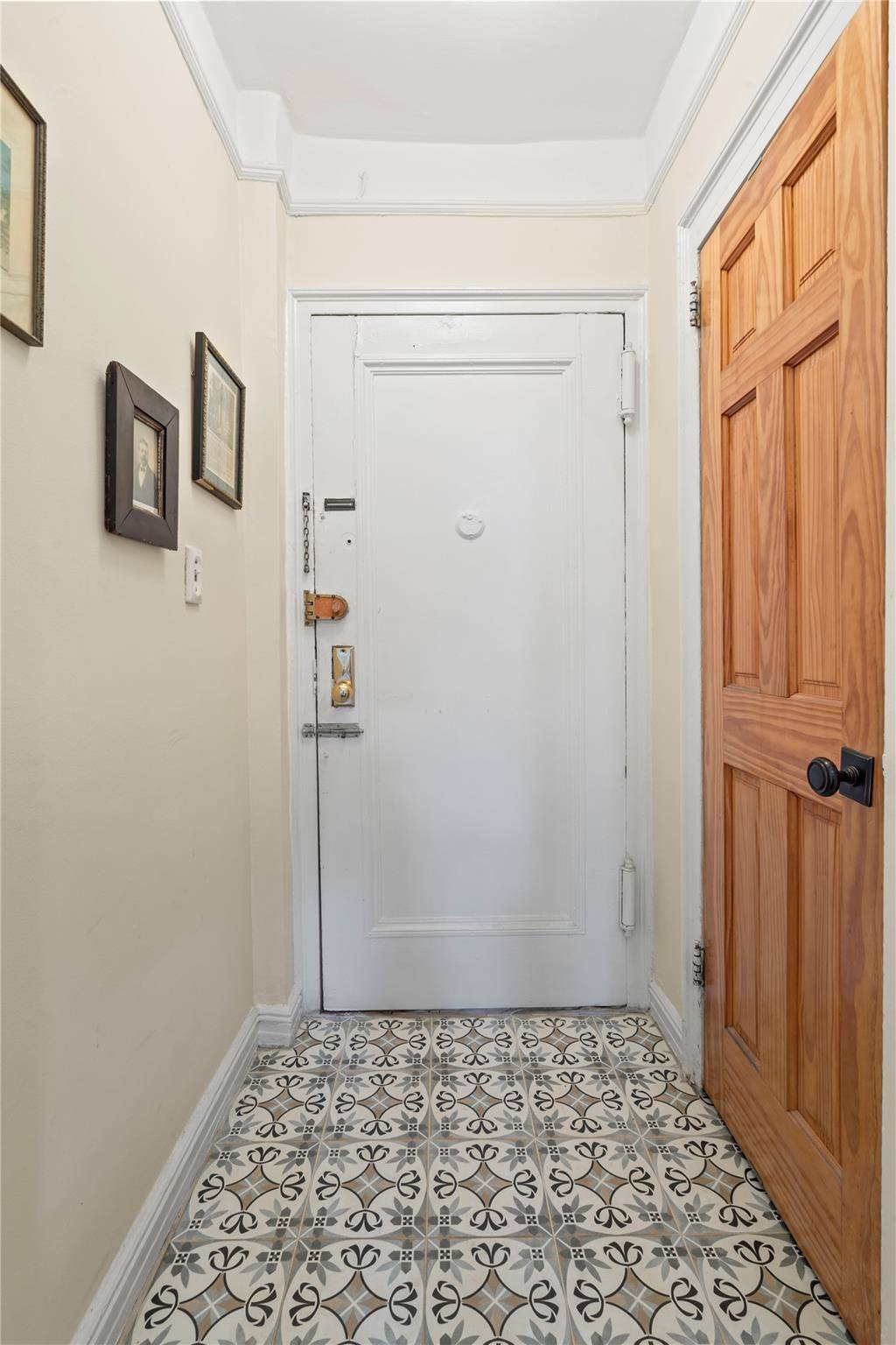 Kew Gardens, NY 11415,83-80 118th ST #5S