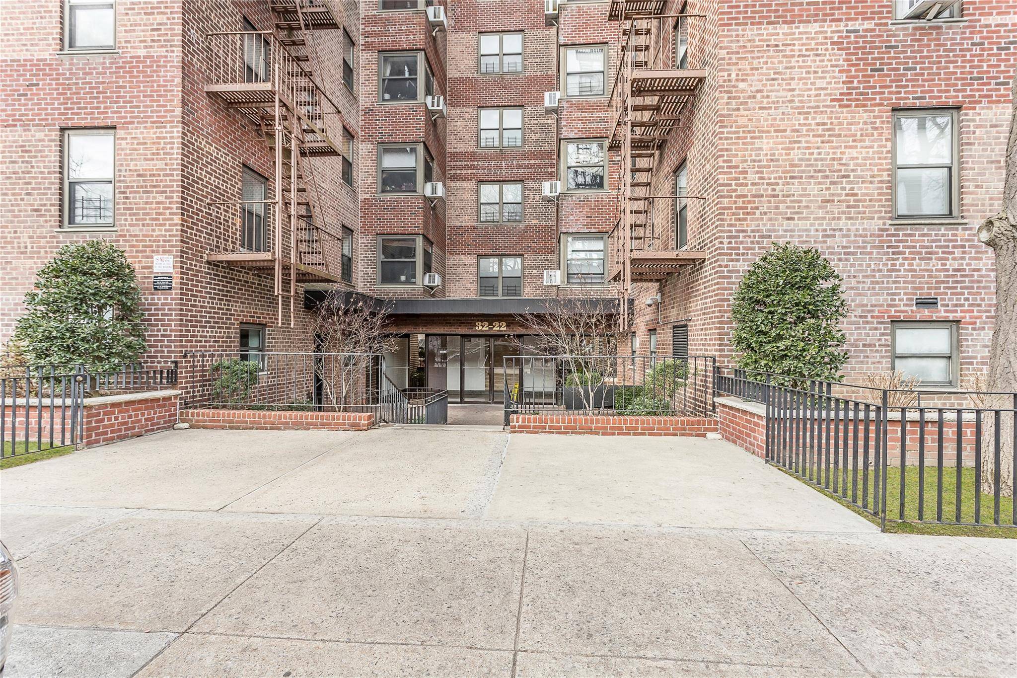 East Elmhurst, NY 11369,32-22 92 ST #603