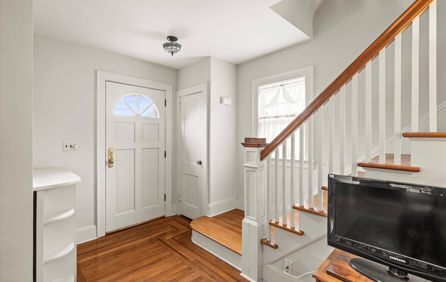 Amityville, NY 11701,123 S Bayview AVE