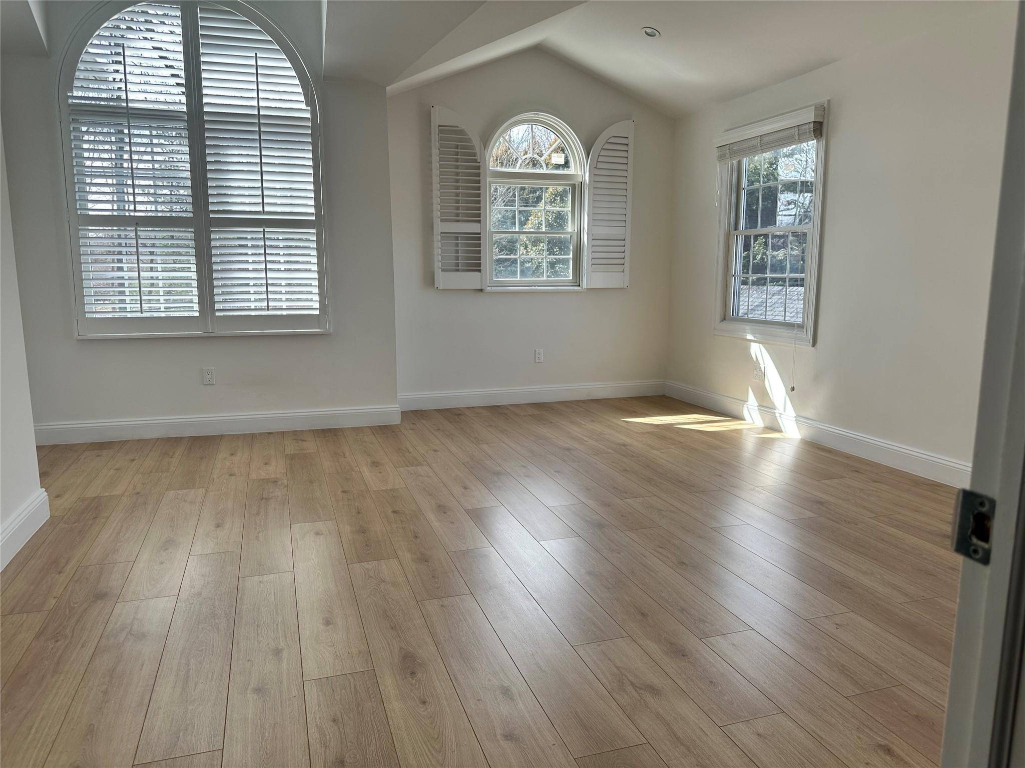Roslyn Heights, NY 11577,66 George ST