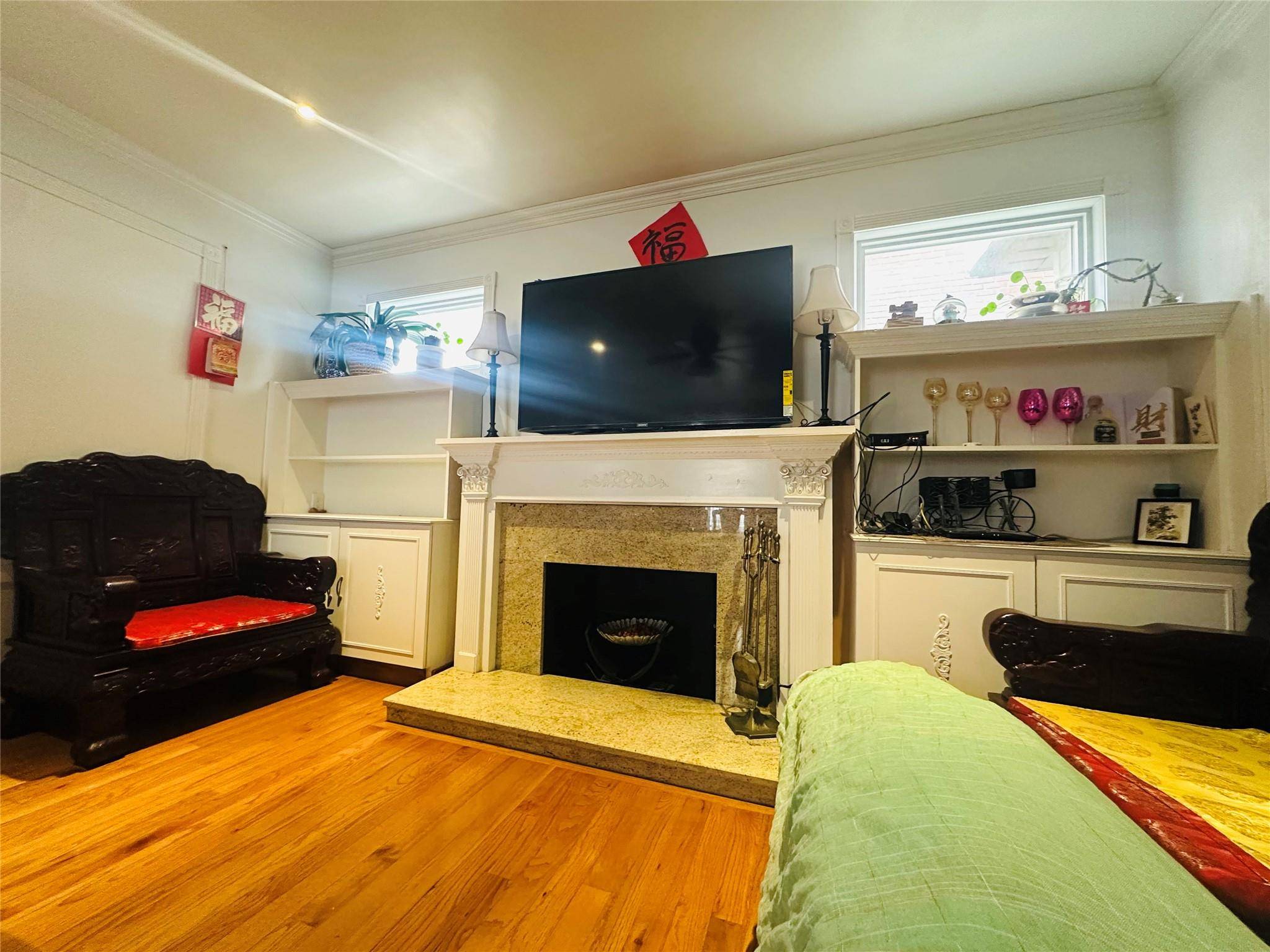 Flushing, NY 11355,46-43 157 st