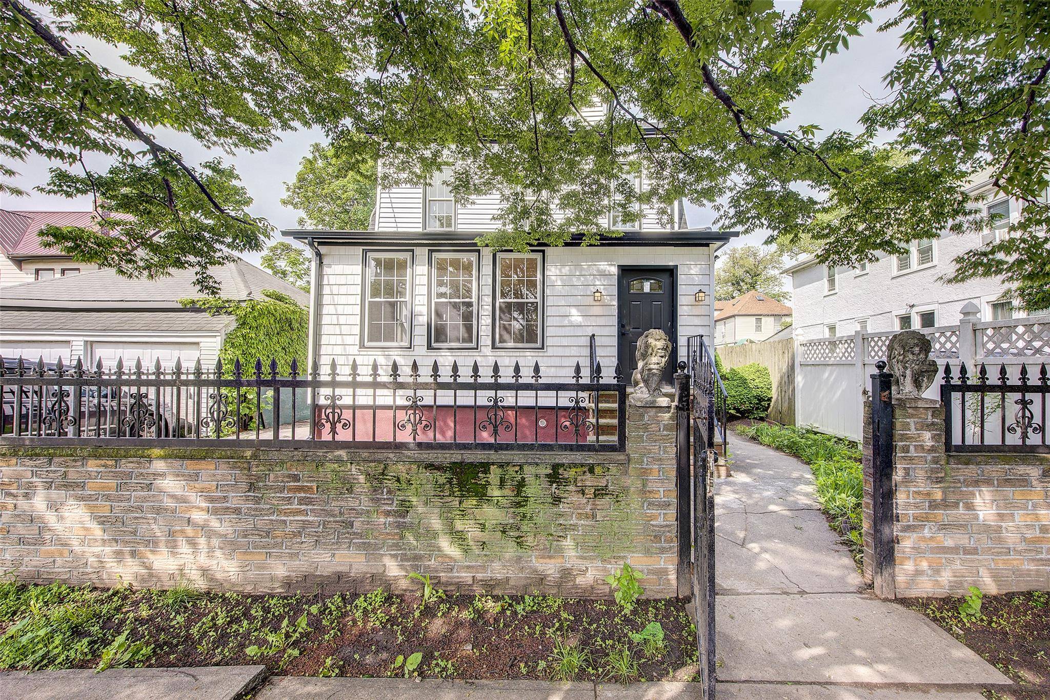 Jamaica South, NY 11433,107-12 173rd st. Jamaica