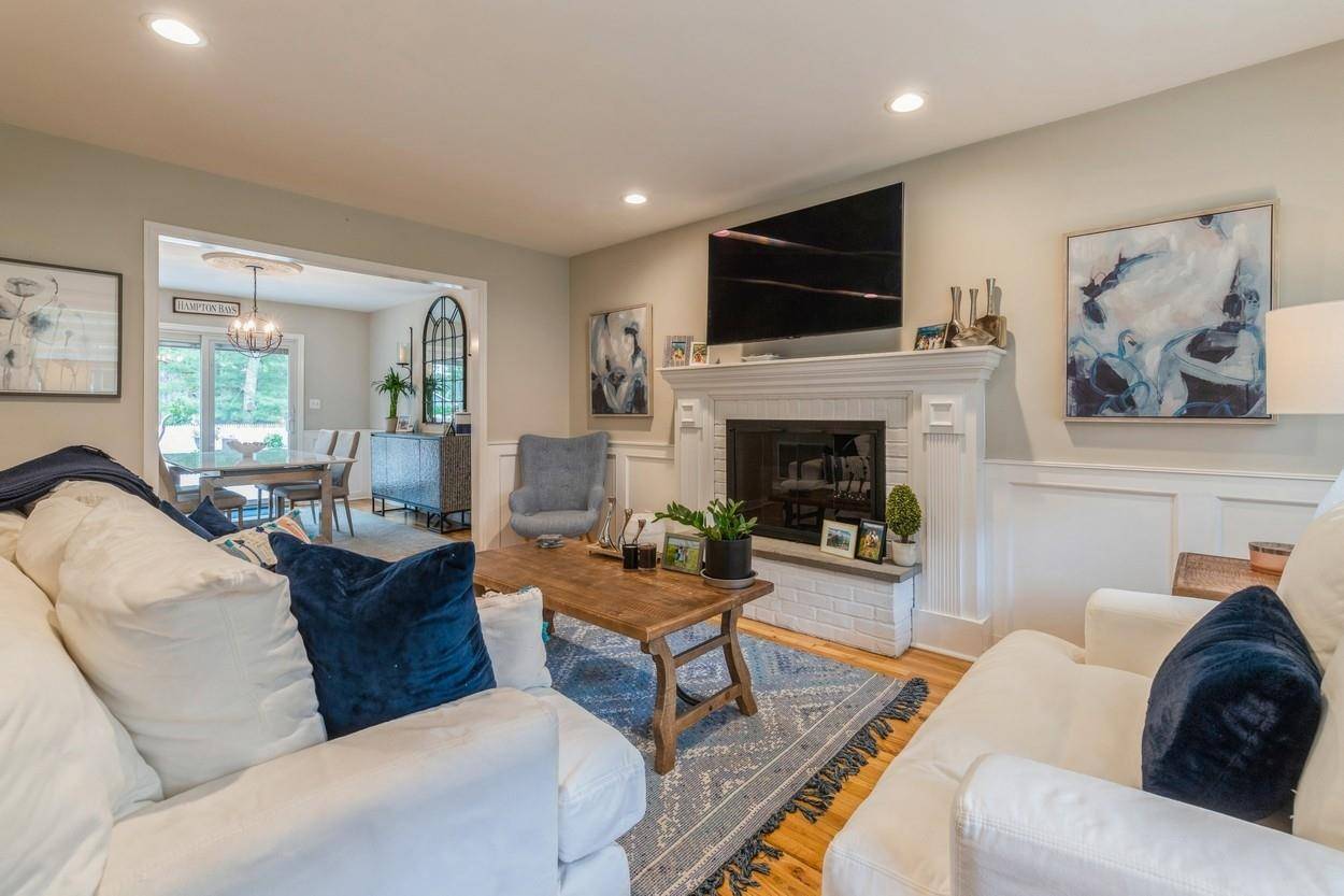 Hampton Bays, NY 11946,1 Re CT
