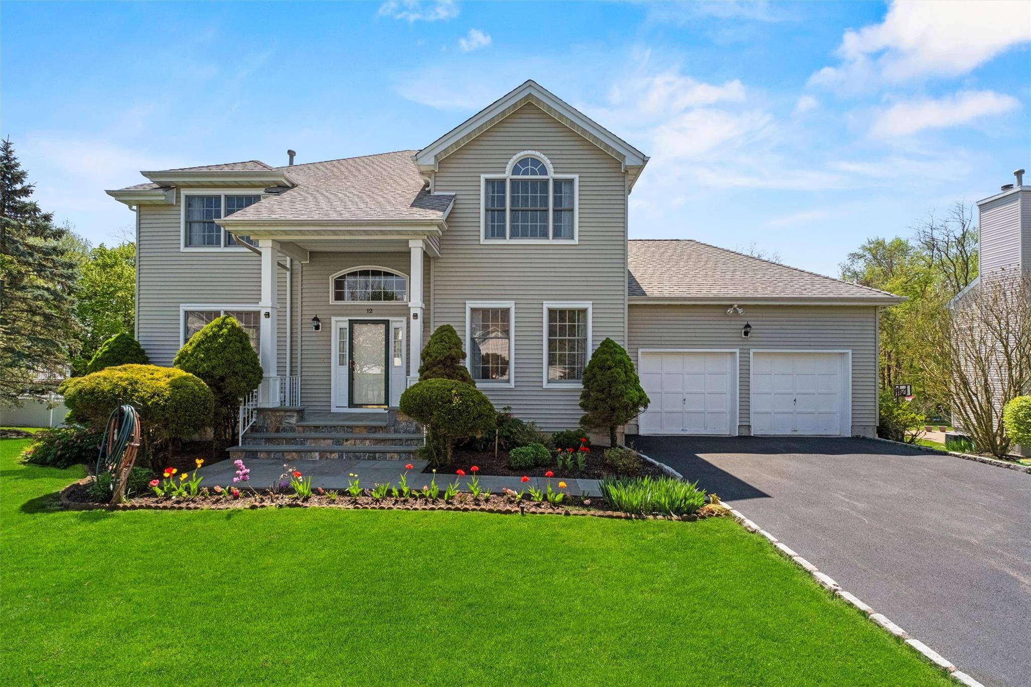 Baldwin Place, NY 10505,12 Loomis DR