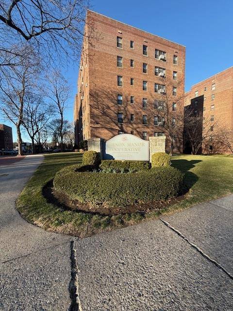Mount Vernon, NY 10552,2 Fisher DR #116