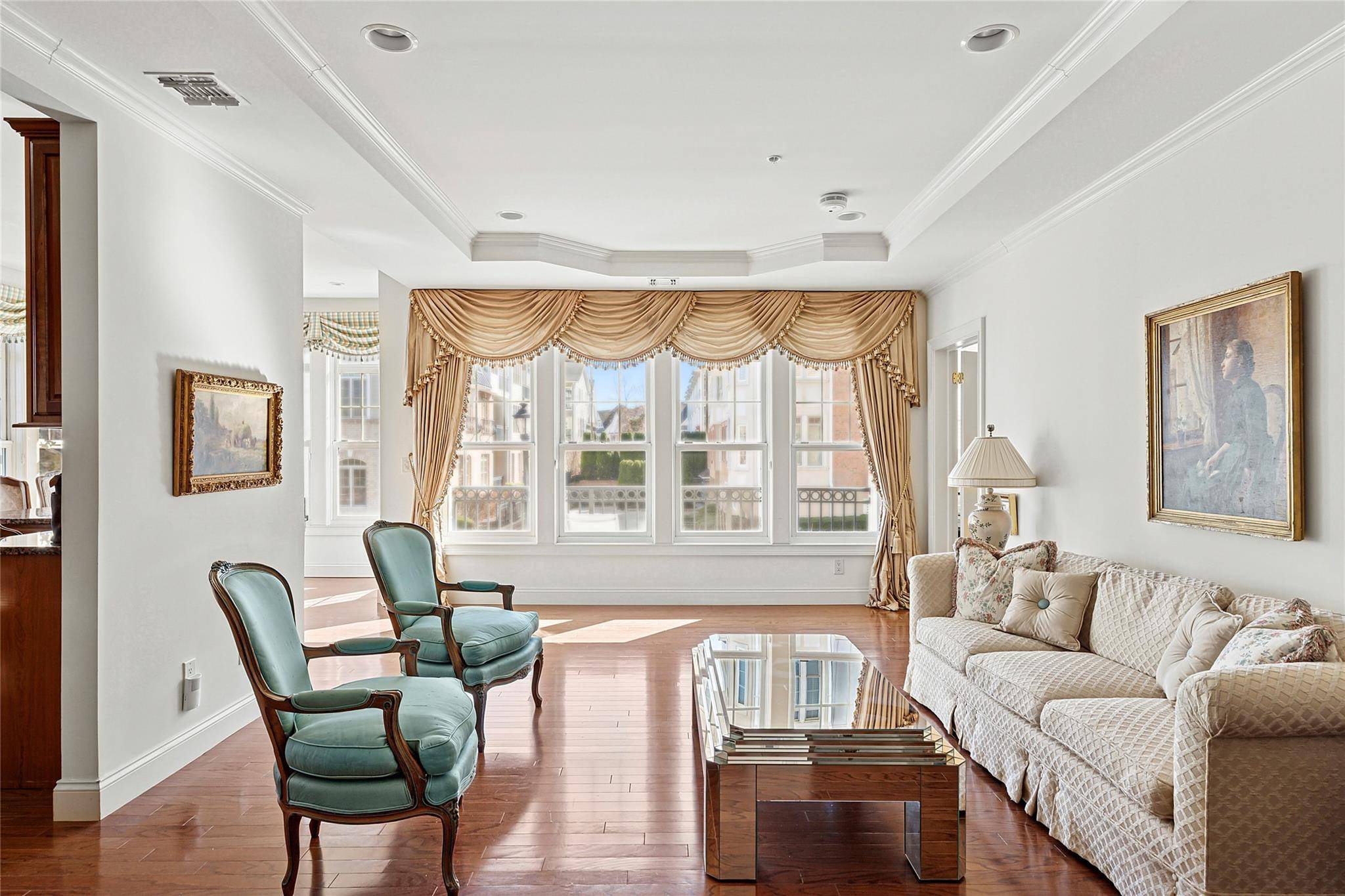 Westbury, NY 11590,212 Roosevelt WAY