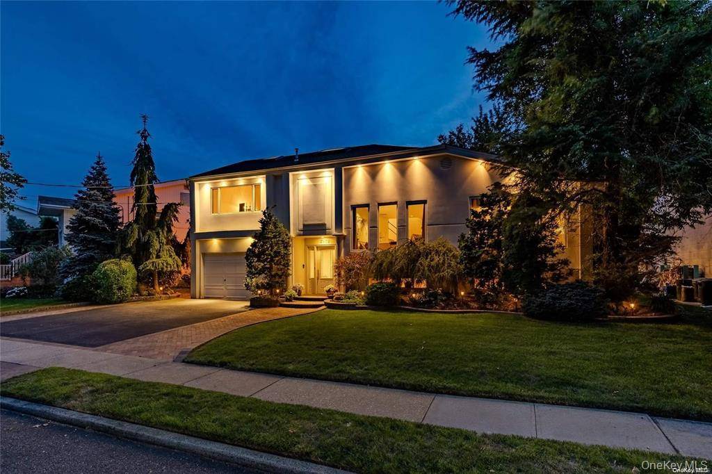 Merrick, NY 11566,2872 Rosebud AVE