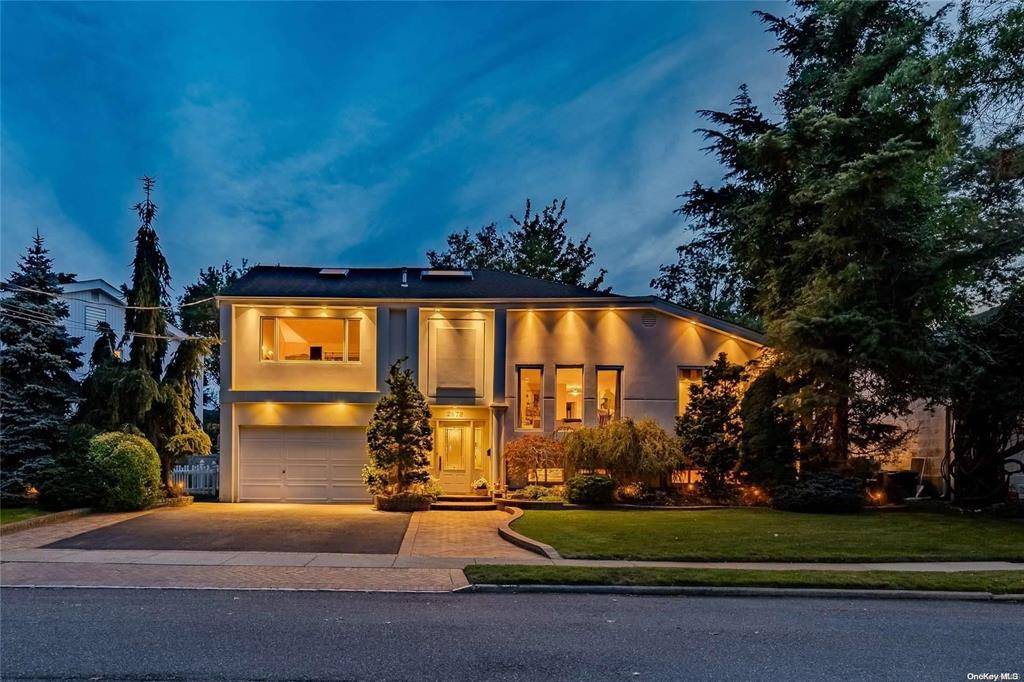Merrick, NY 11566,2872 Rosebud AVE