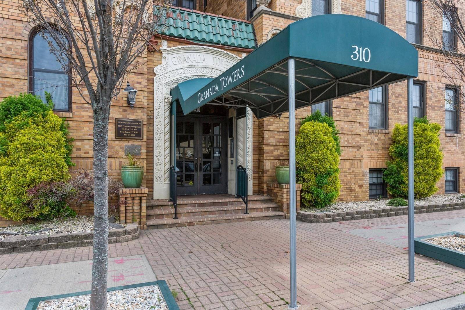 Long Beach, NY 11561,310 Riverside #4I