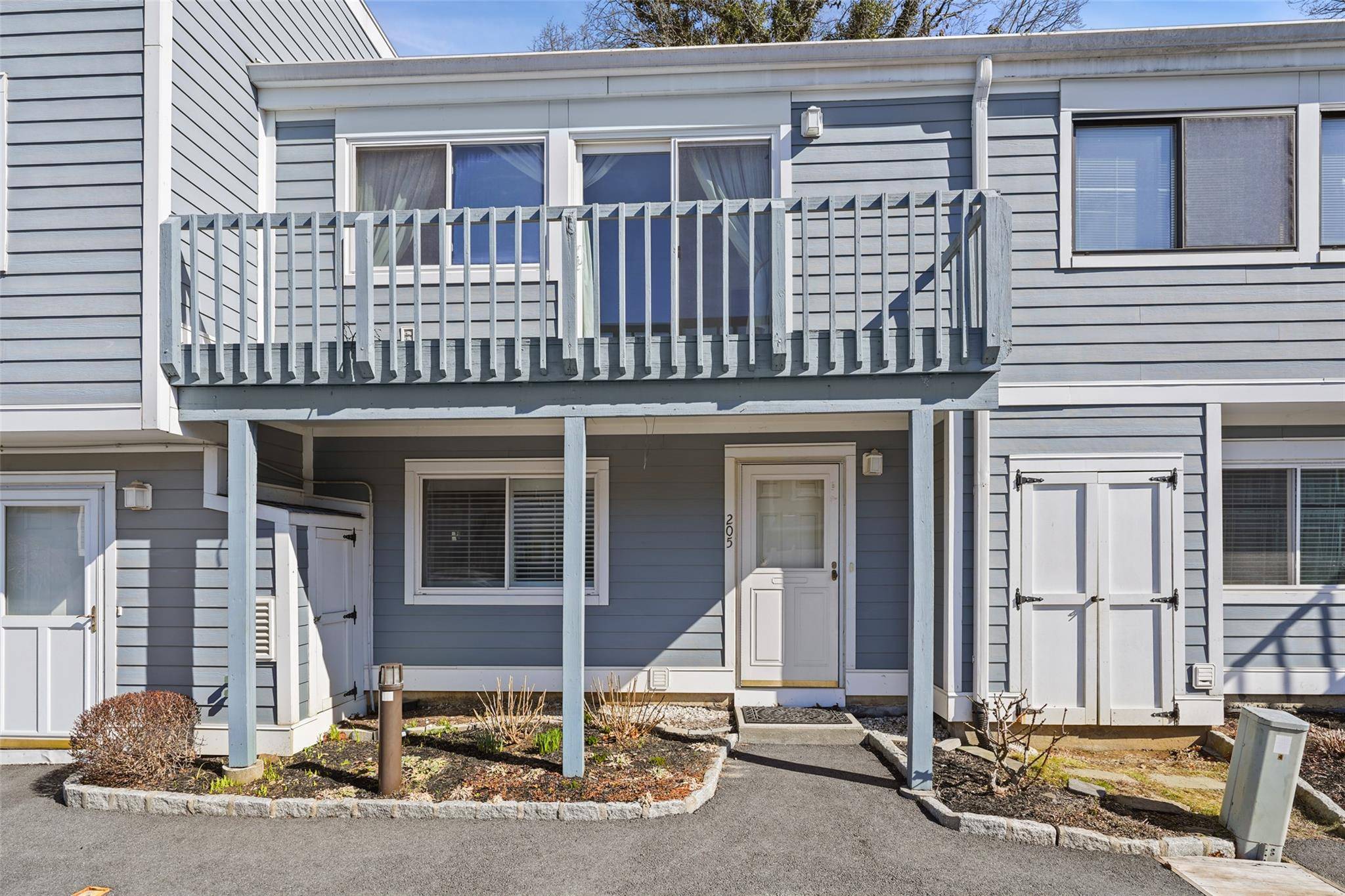 Mount Kisco, NY 10549,25 Barker ST #205