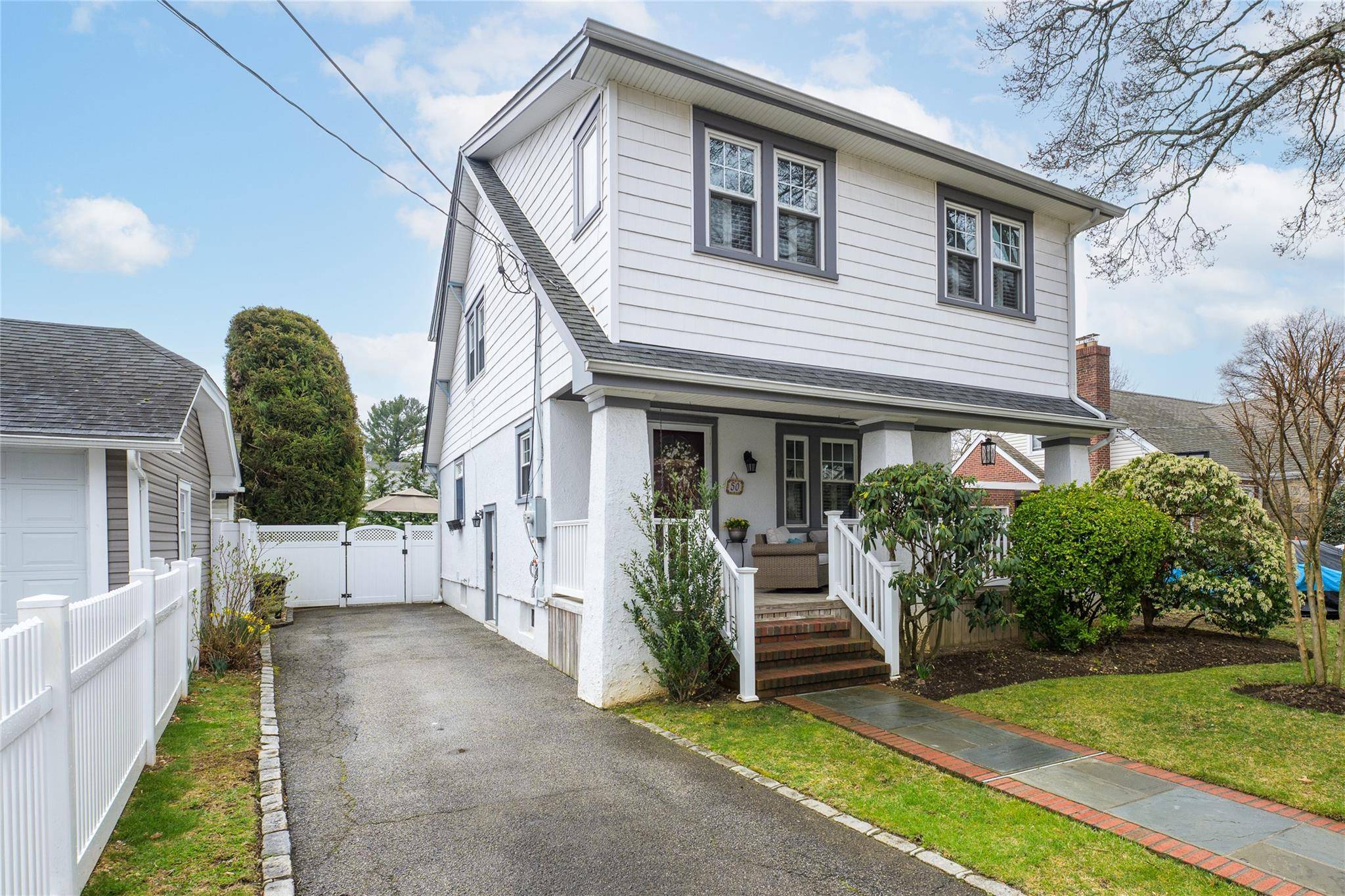 Westbury, NY 11590,50 Poplar ST