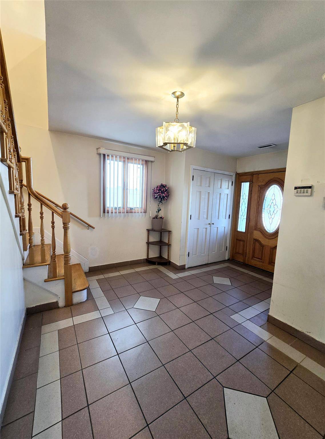 Howard Beach, NY 11414,159-42 81st ST