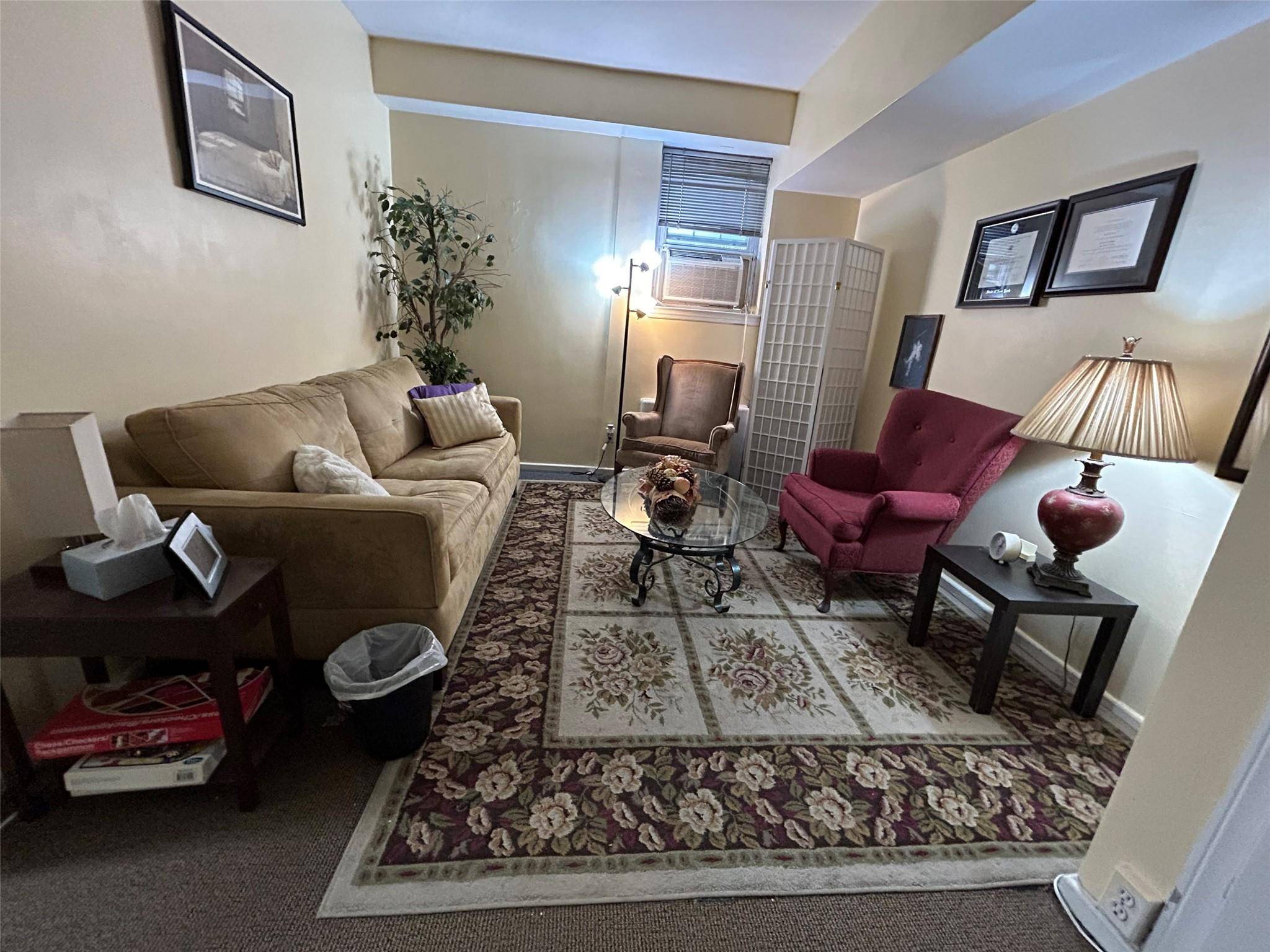 Rockville Centre, NY 11570,200 N Village AVE #101