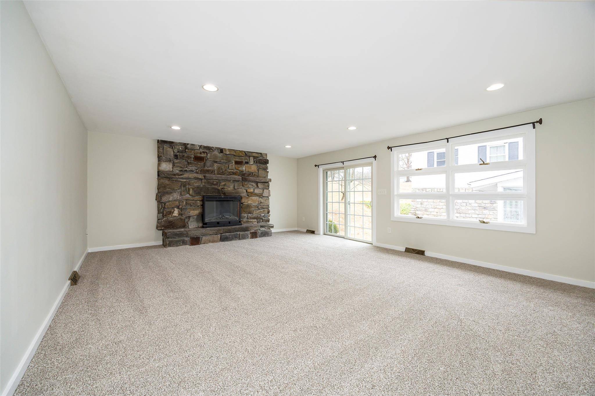 Red Hook, NY 12571,11-13 Eldridge LN