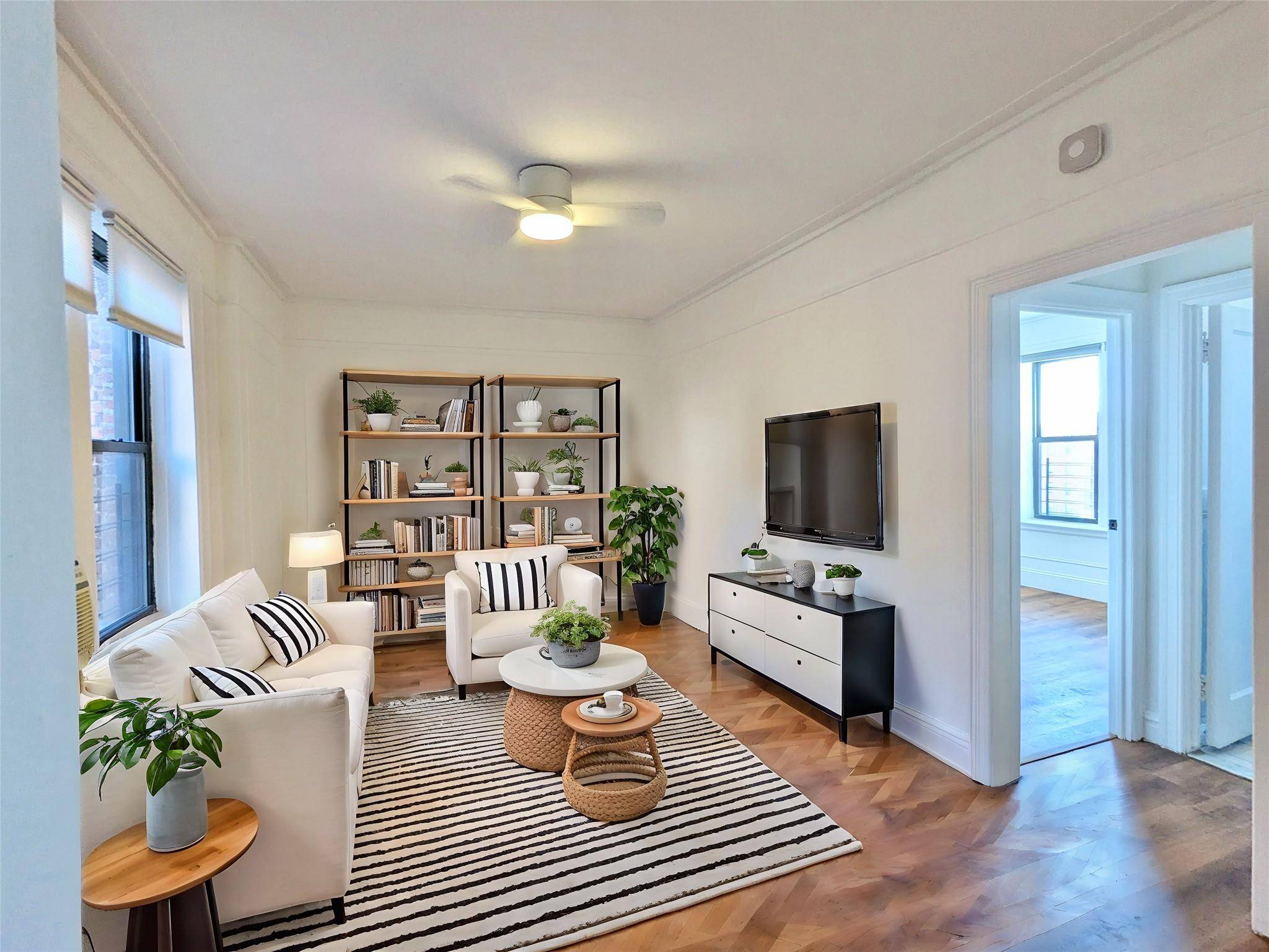 Jackson Heights, NY 11372,37-20 83rd ST #6K